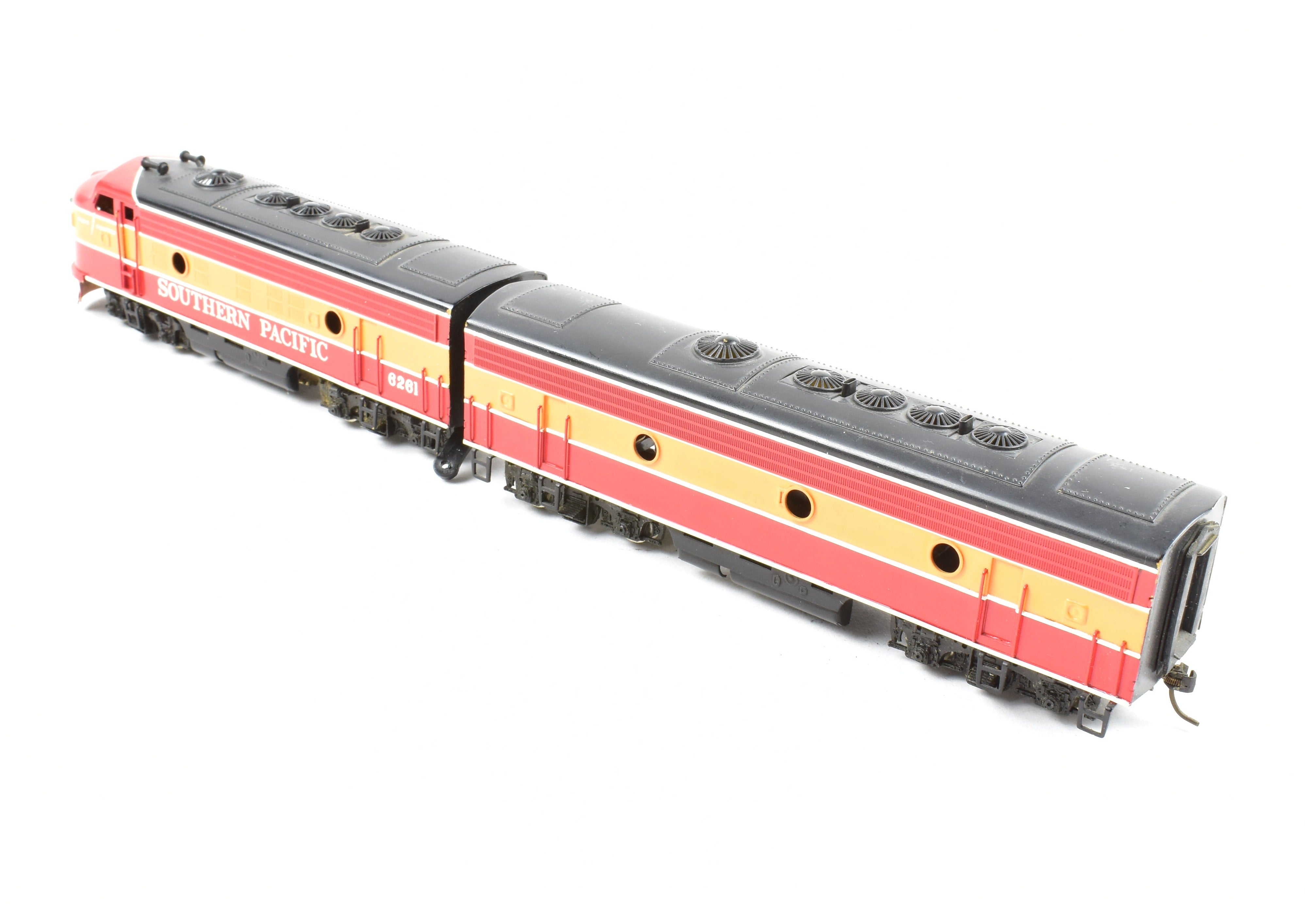 HO Scale Brass Tenshodo SP EMD F9 A/B Factory-Painted Pair from 1960s