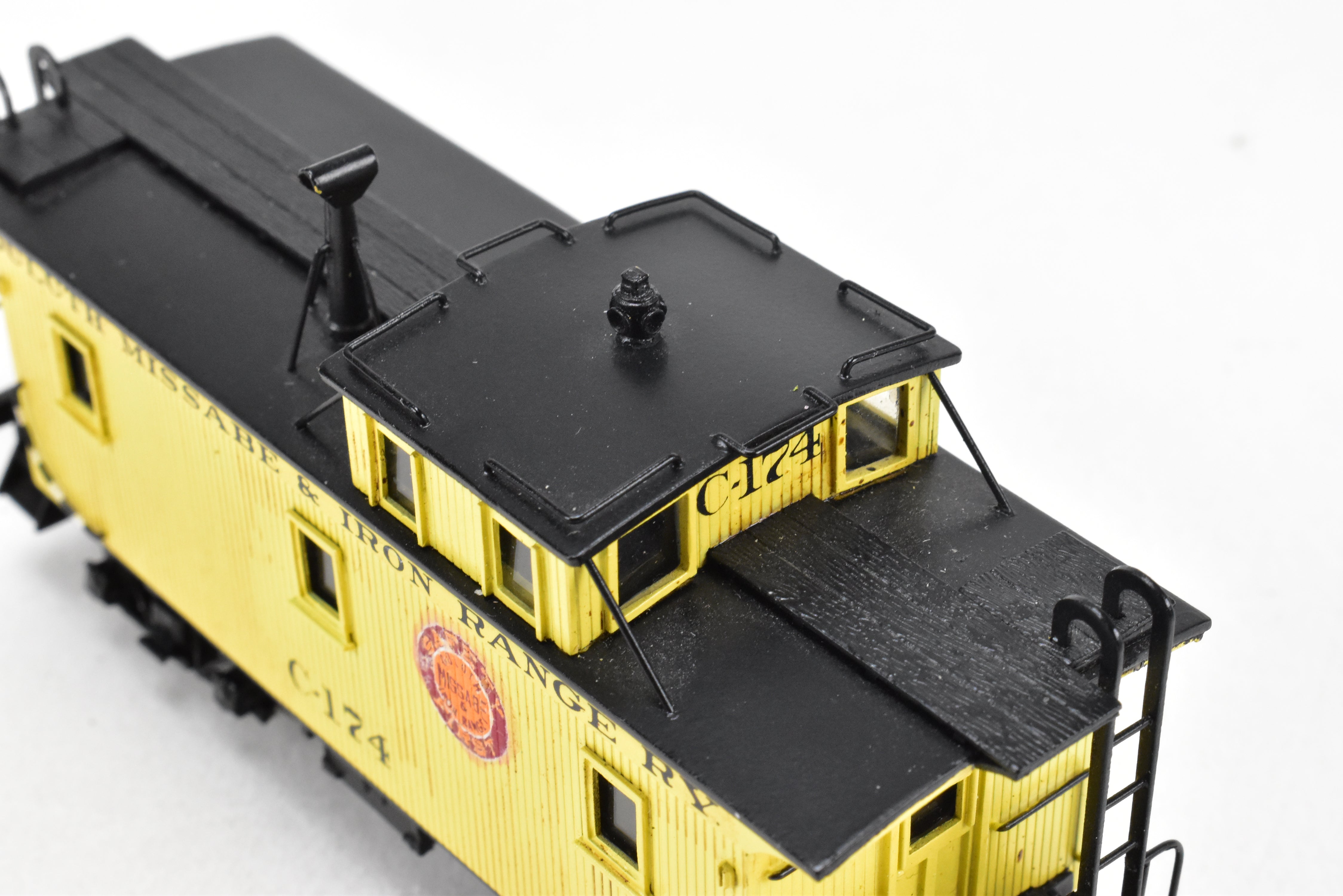 High - Quality HO Scale Brass Pacific Fast Mail (PFM) SKI - Built Duluth Missabe & Iron Range Wood Caboose Model with Factory Painting and Numbering C - 174
