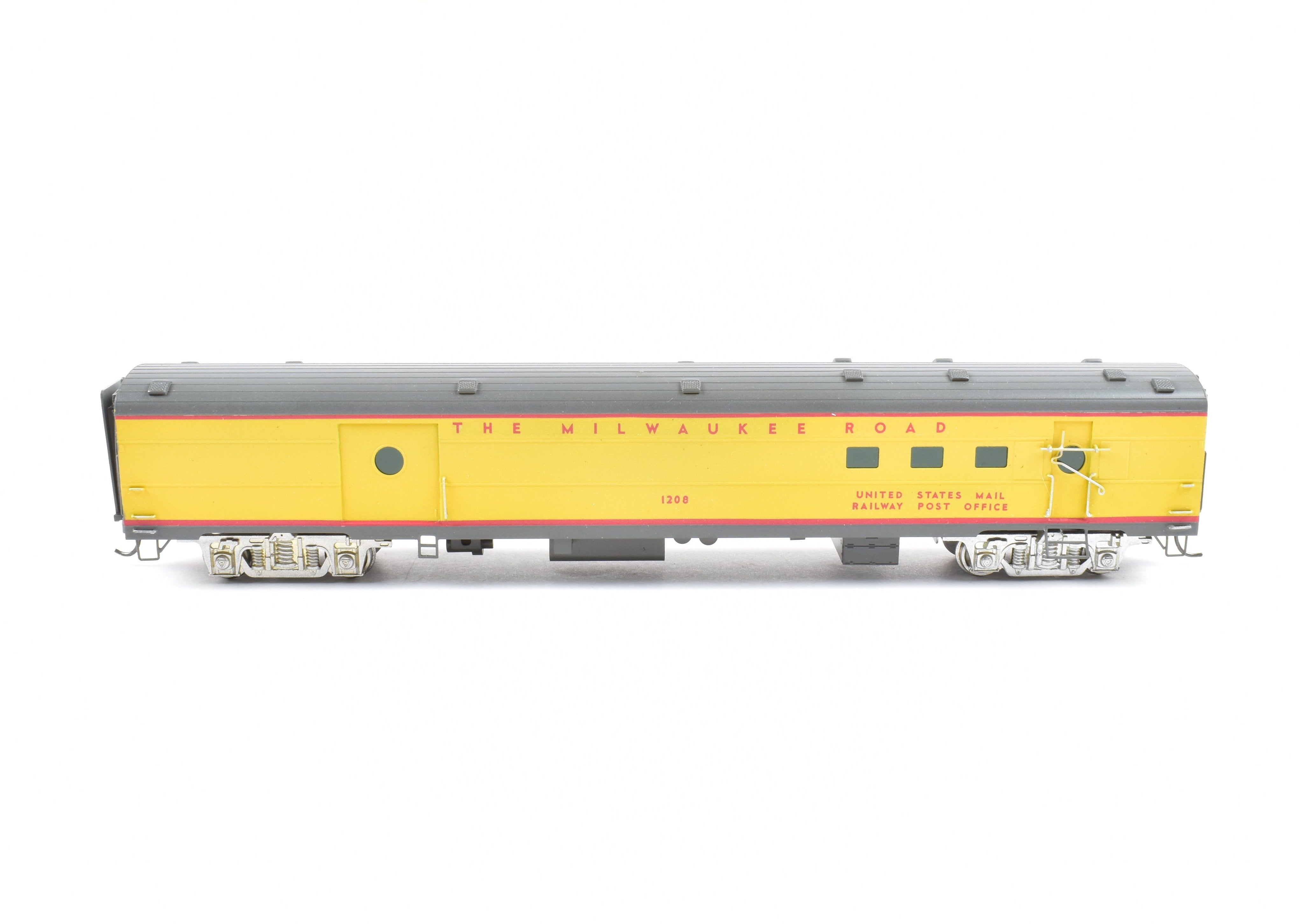 High - Quality HO Scale Brass Soho Milwaukee Road #1208 Baggage - RPO Model with Custom Painted Armour Yellow and Gray Finish