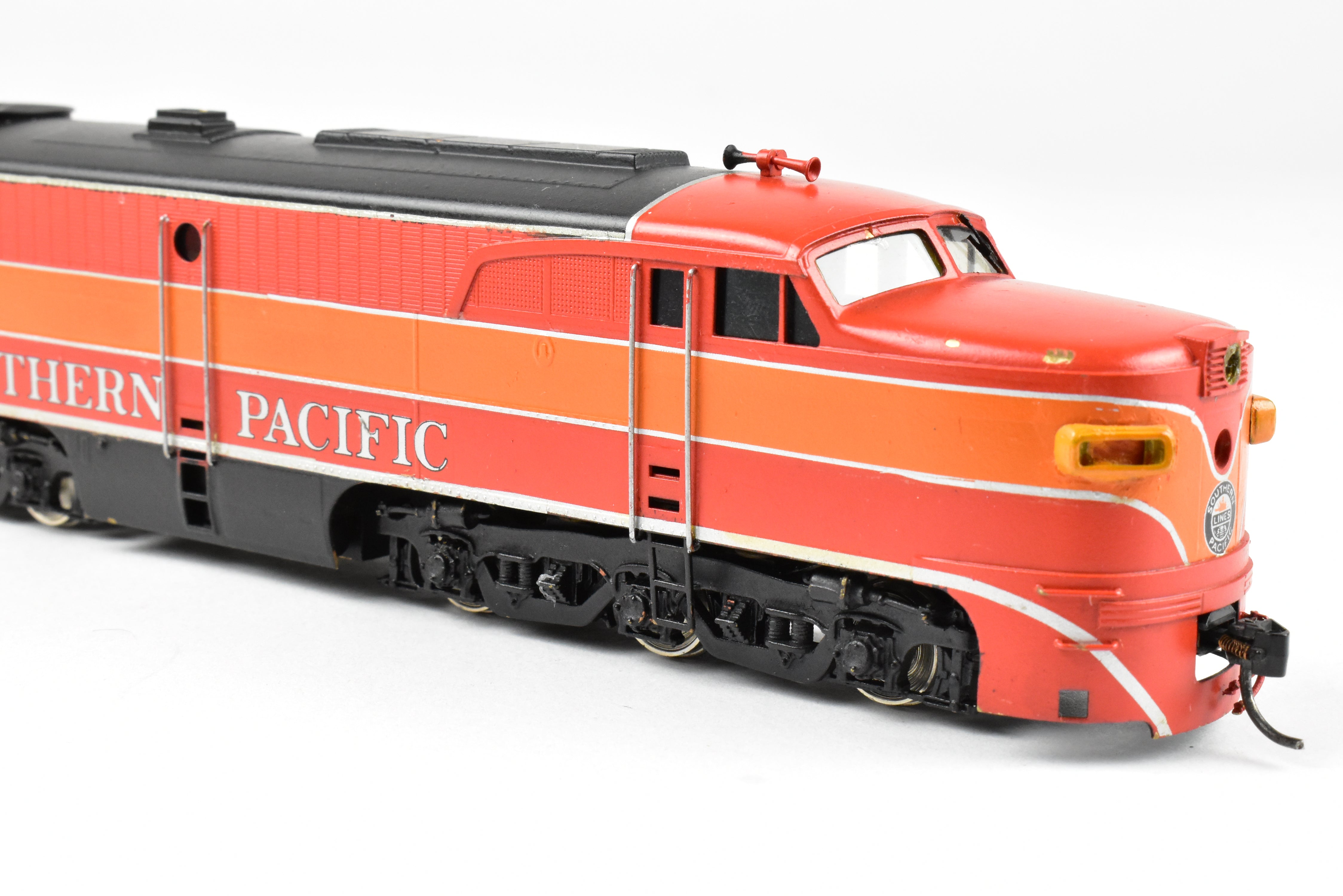 High - Quality HO Scale Brass Model Train Set - Southern Pacific Alco PA - 1/PB - 1 Limited Edition with Ajin Drives, DCC and Sound Function (CP Nos 6002/5912)