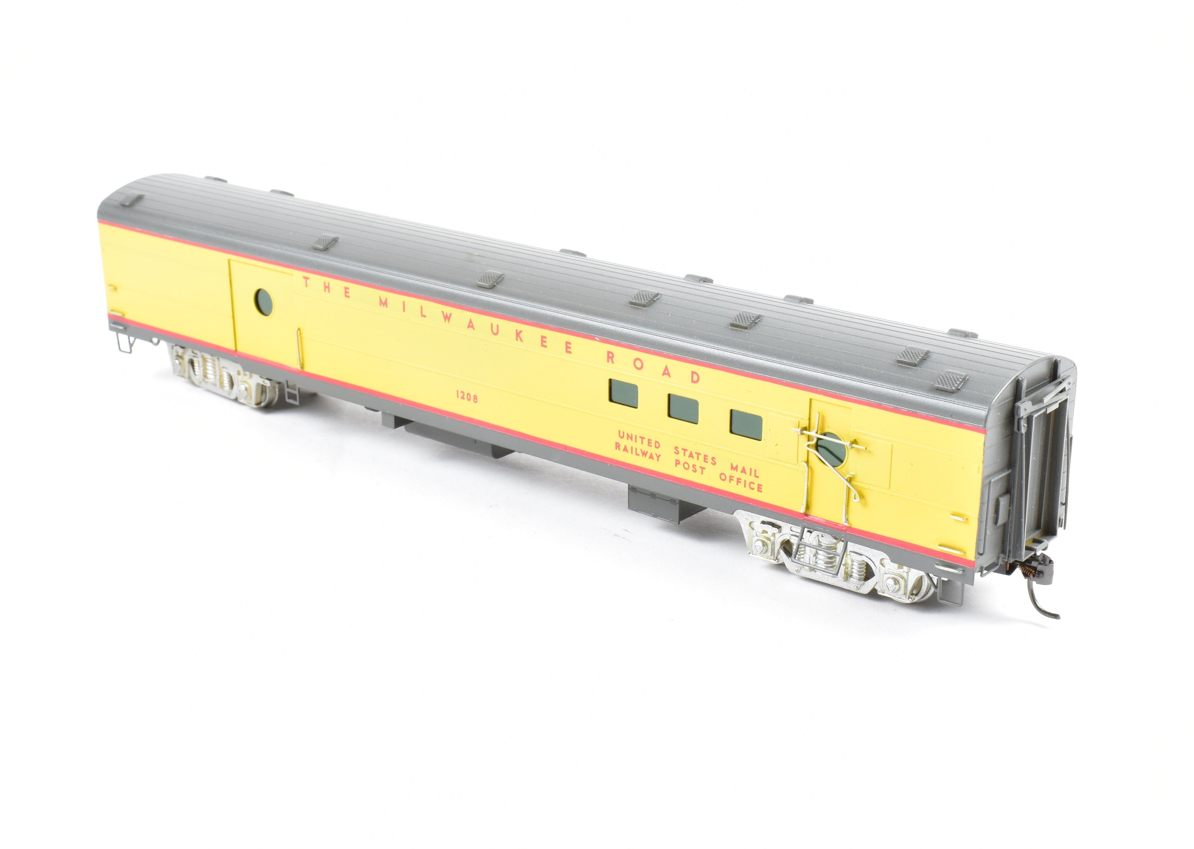 High - Quality HO Scale Brass Soho Milwaukee Road #1208 Baggage - RPO Model with Custom Painted Armour Yellow and Gray Finish