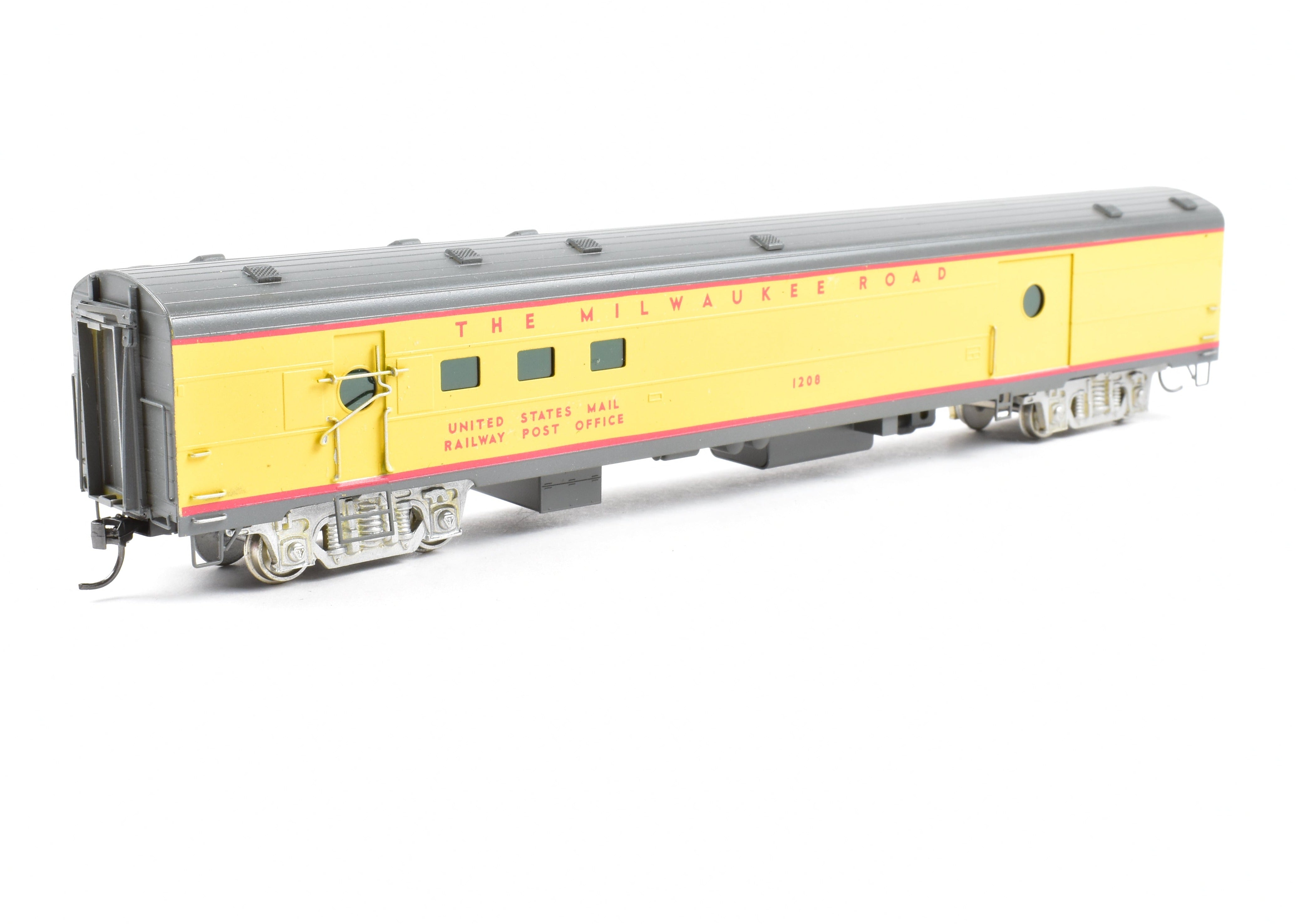 High - Quality HO Scale Brass Soho Milwaukee Road #1208 Baggage - RPO Model with Custom Painted Armour Yellow and Gray Finish