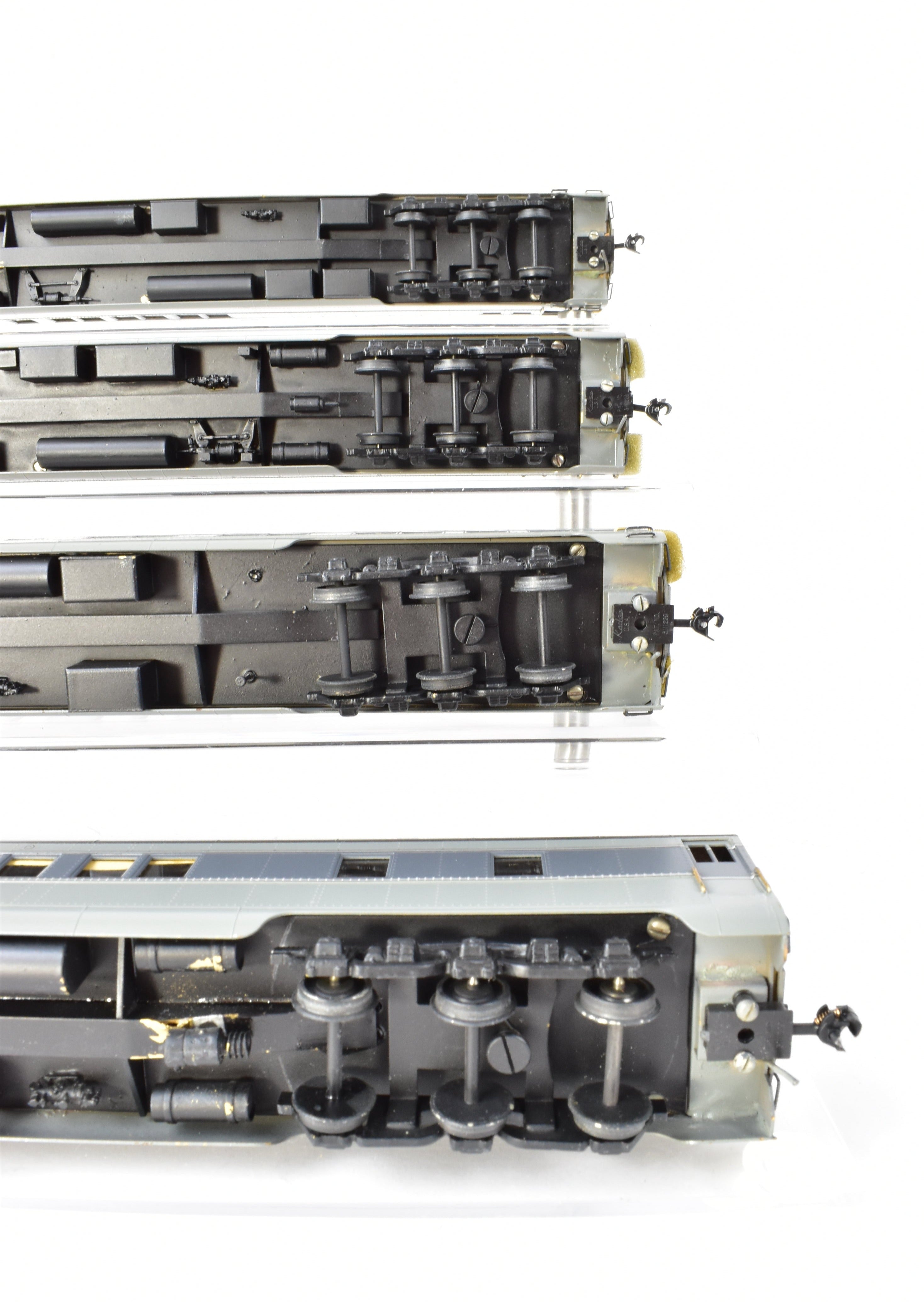 HO Scale Brass Model Train Set - Oriental Limited SP/UP/C&NW UP Union Pacific The Forty Niner 8-Car Set in Two-Tone Gray with Overland Lettering