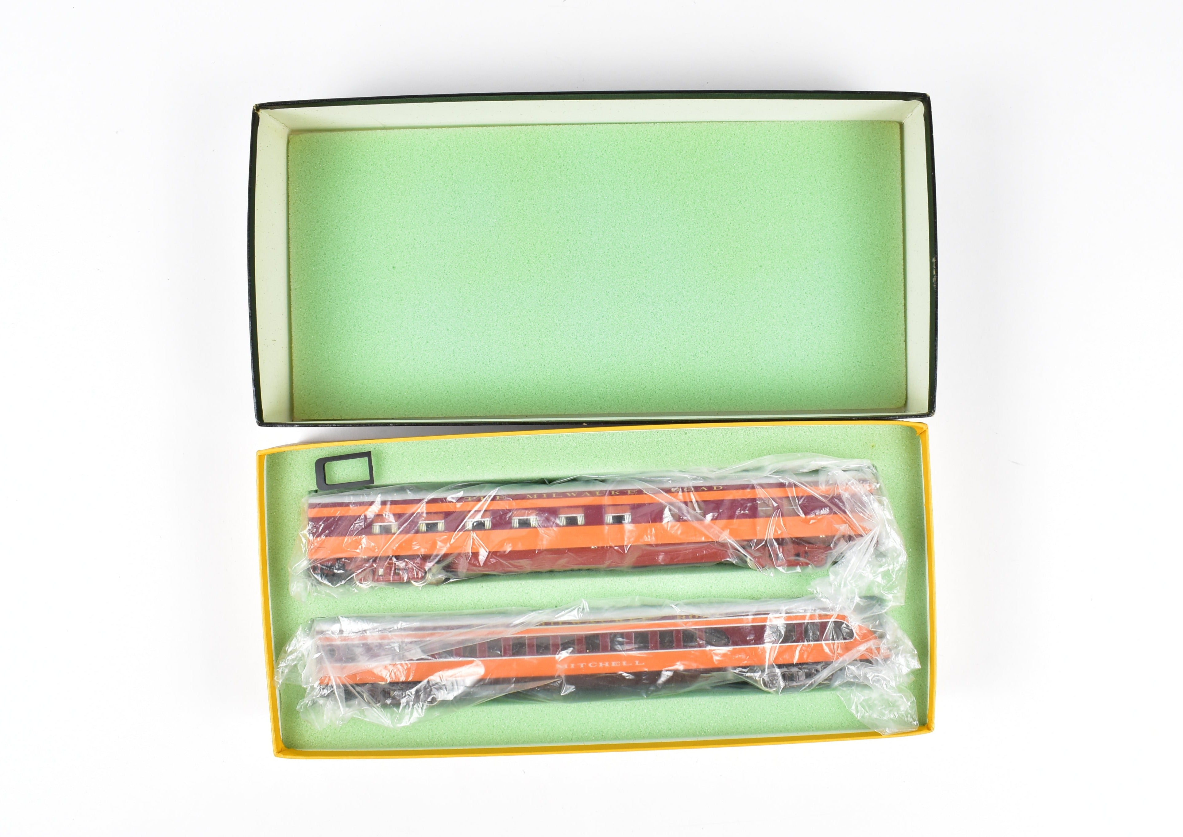 HO Scale Brass NPP Nickel - Plated Milwaukee Road Hiawatha 2 - Car Dining & Observation Set