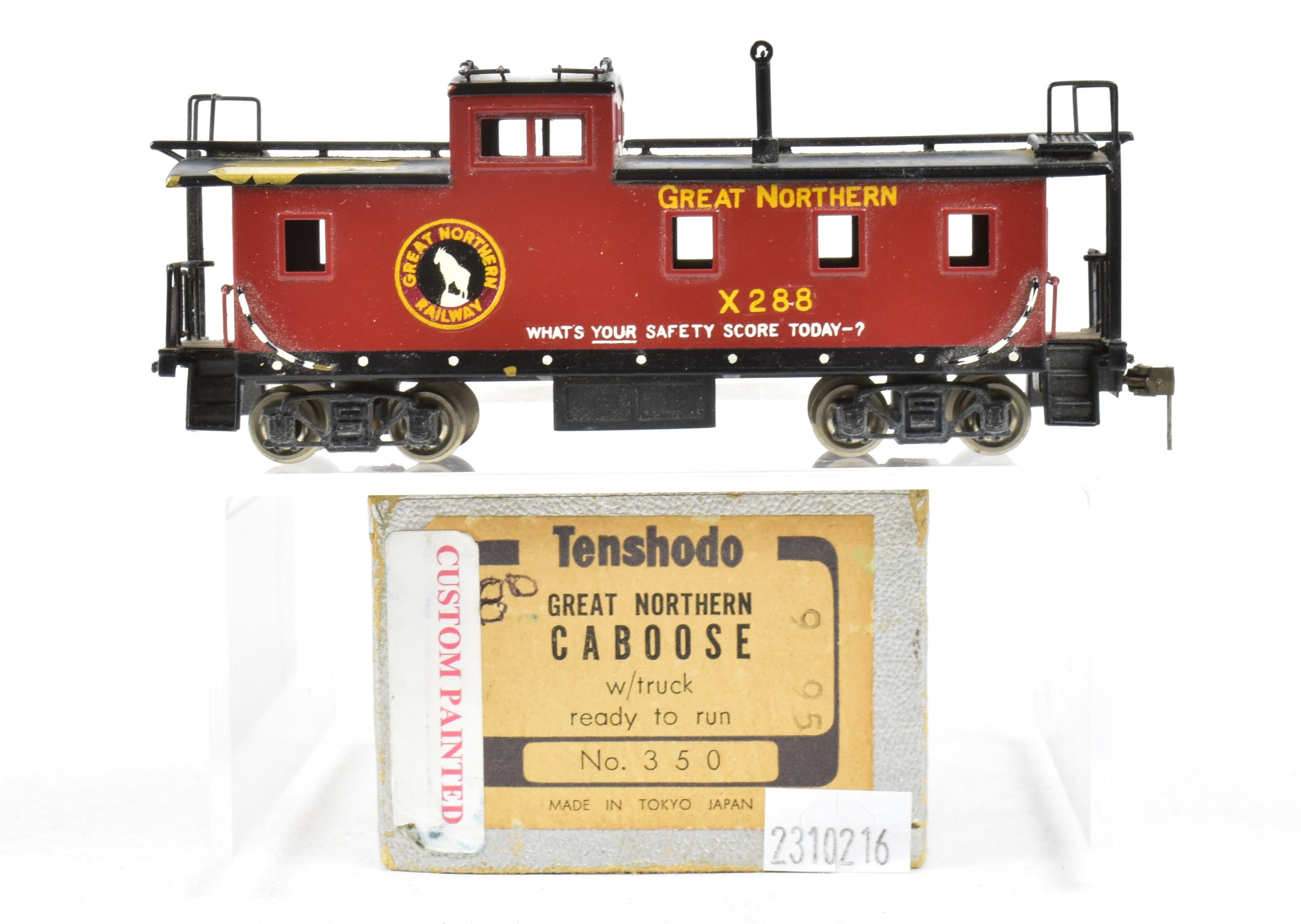 HO Scale Brass PFM - Tenshodo Great Northern Steel Caboose Factory Painted in 'As - Is' Condition for Model Train Enthusiasts