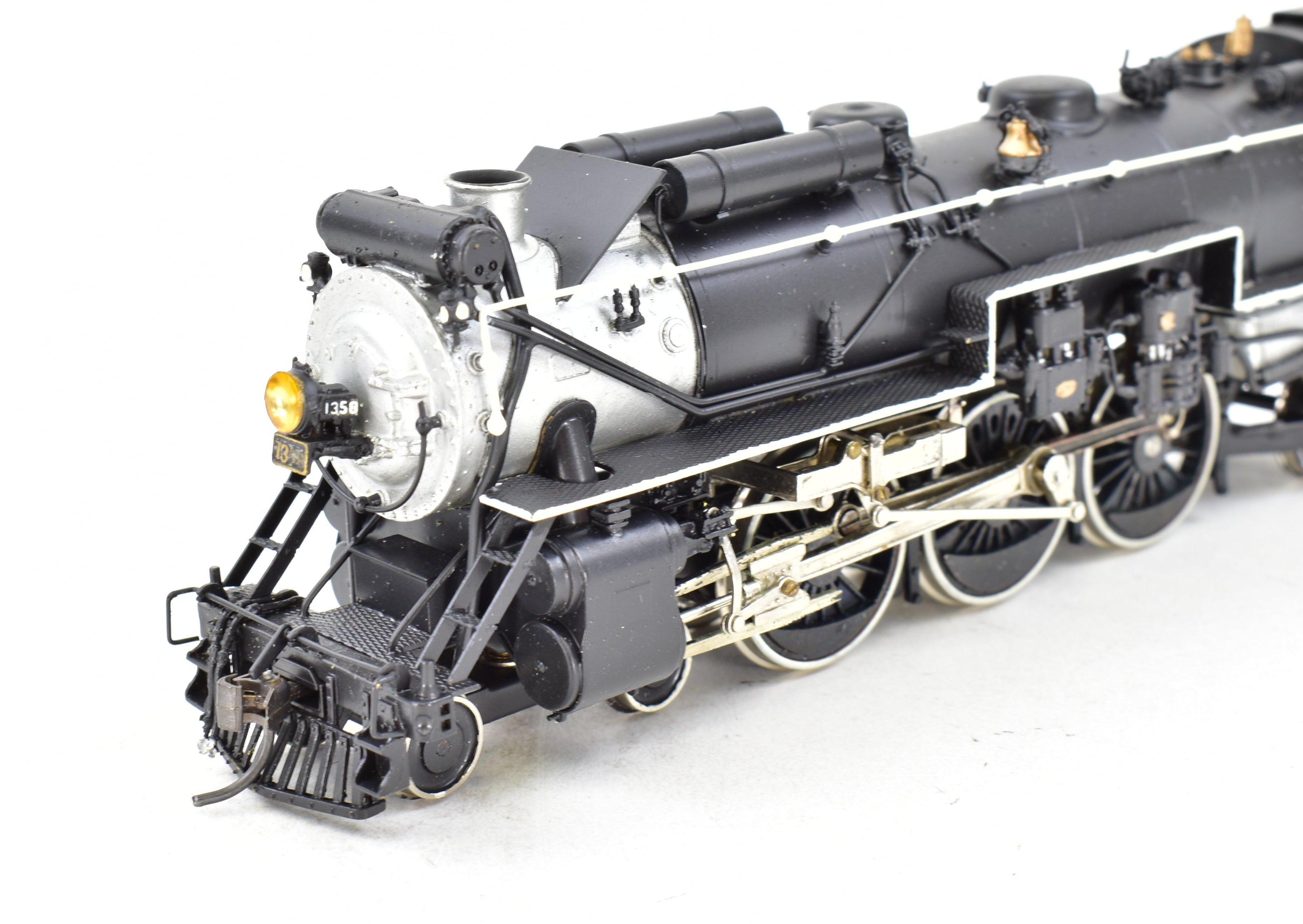 Custom Painted HO Scale Brass Model Train - NJ Custom Brass New Haven I-4 4-6-2 Pacific, Representing NY, NH, & H