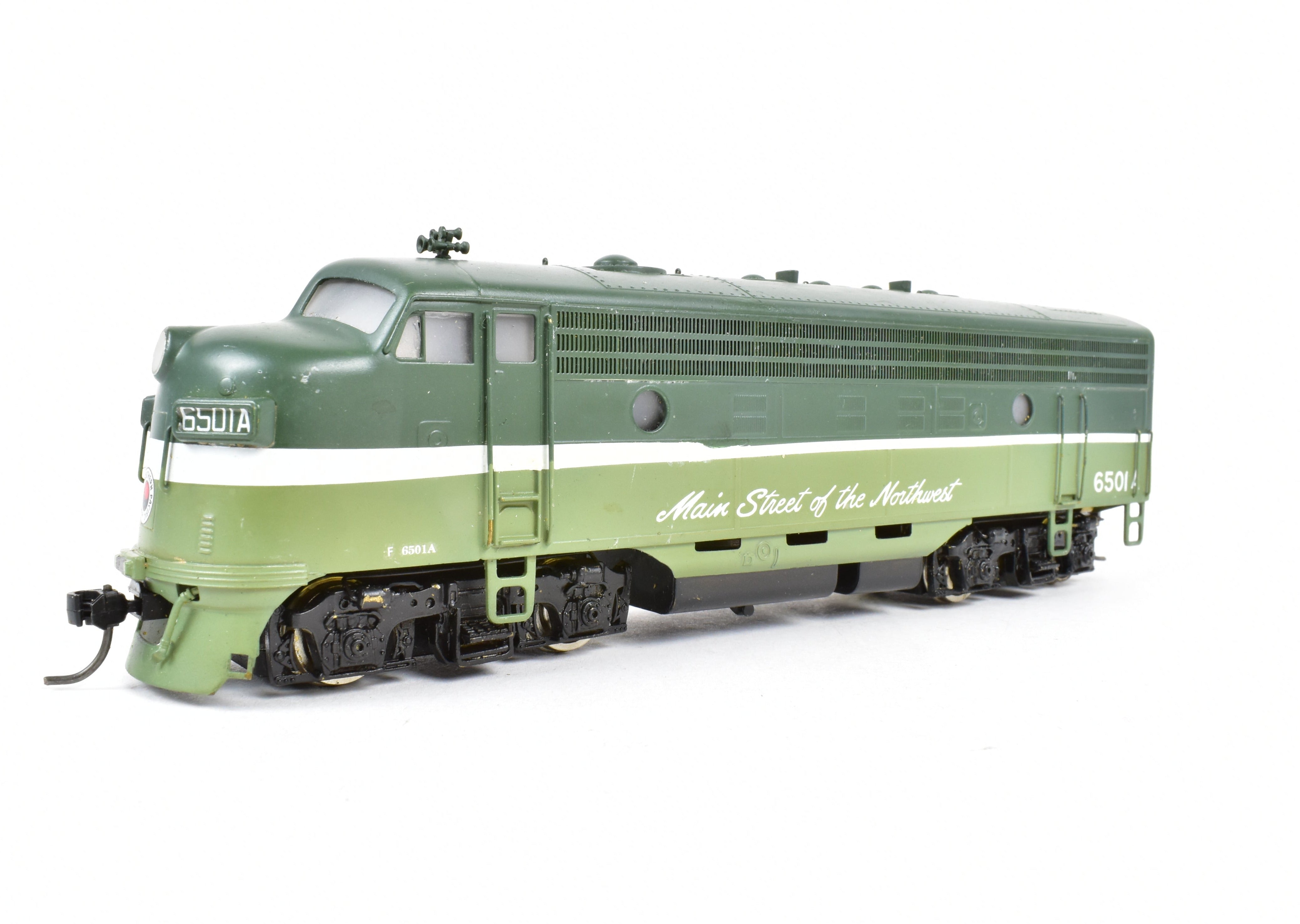 HO Scale Brass Model of Oriental Limited Northern Pacific EMD F7A Phase I Locomotive with Dynamic Brake, CP No. 6501A