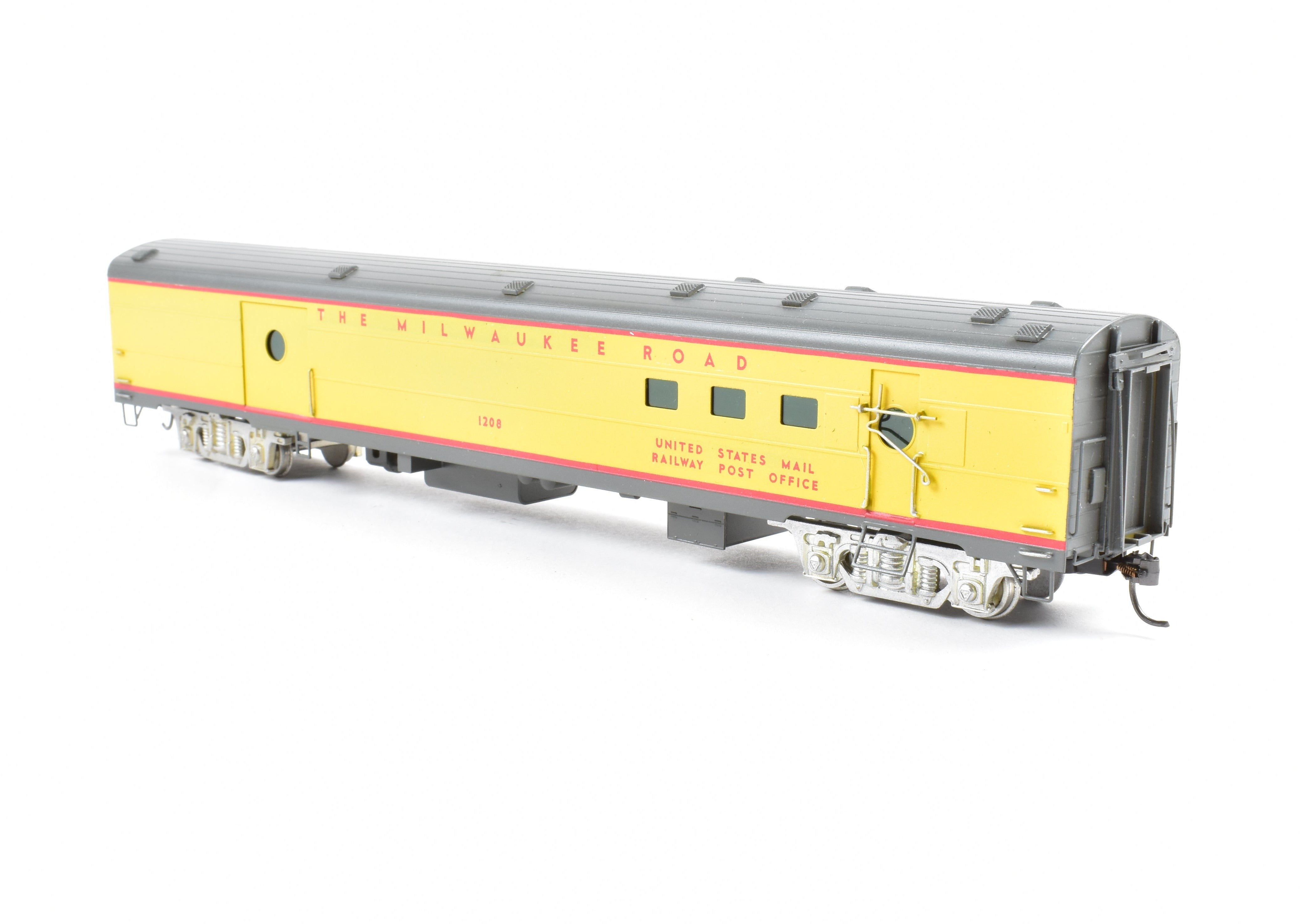 High - Quality HO Scale Brass Soho Milwaukee Road #1208 Baggage - RPO Model with Custom Painted Armour Yellow and Gray Finish