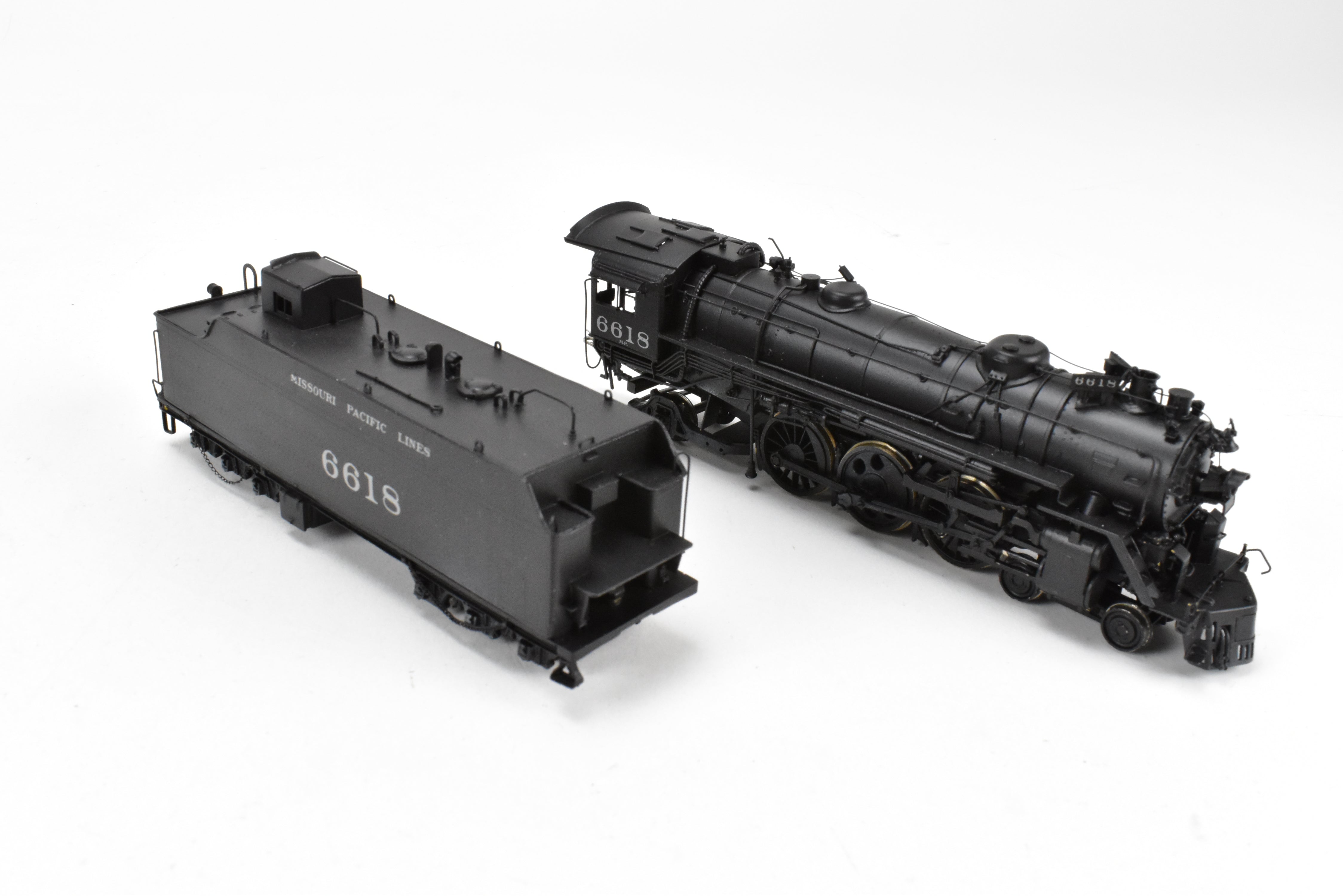 Custom Painted HO Brass PFM Samhongsa Missouri Pacific 4-6-2 P-73 No. 6618