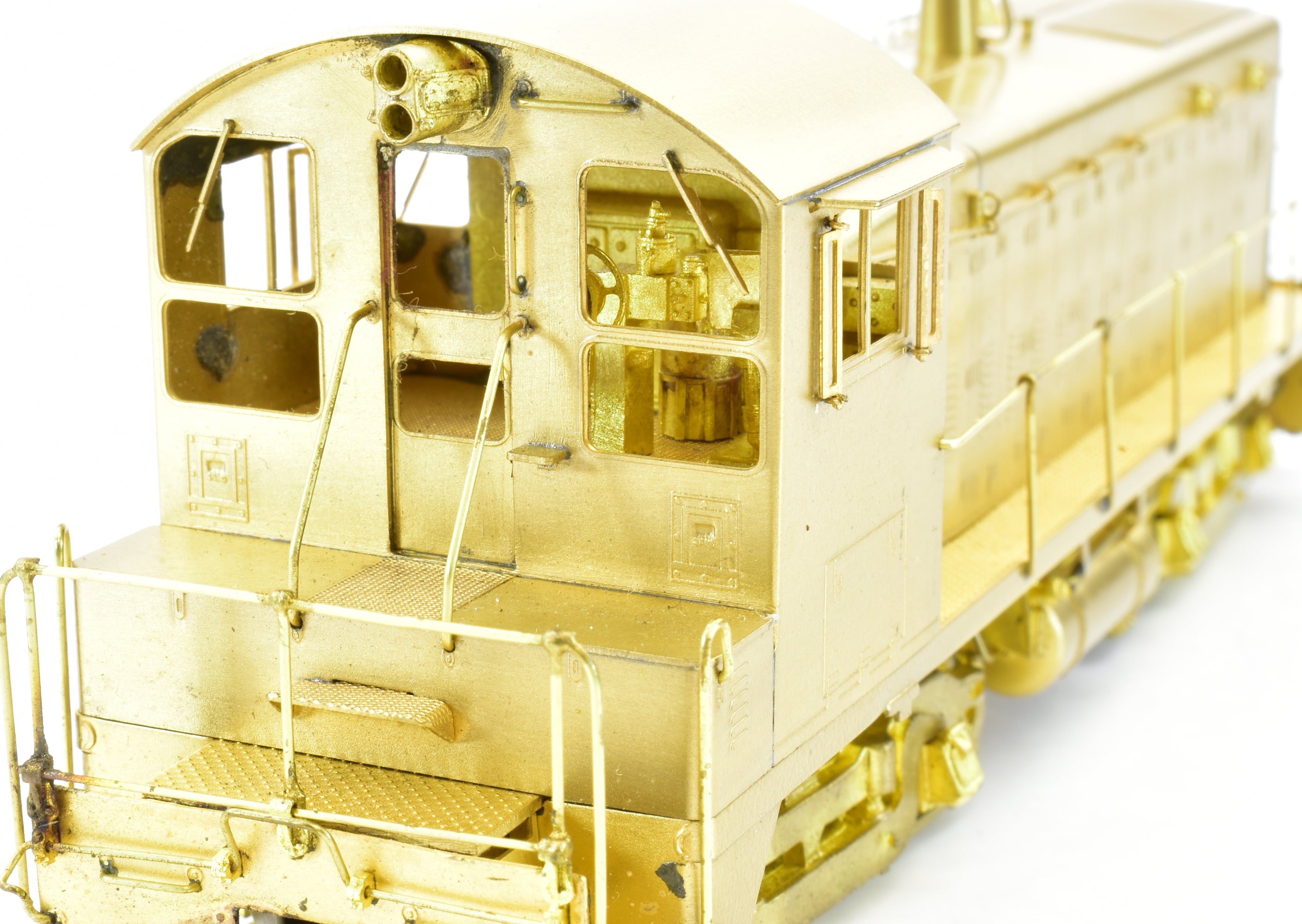 HO Scale Brass Oriental Limited Collection of Various Roads EMD SW - 8 800HP Diesel Switcher Model Train