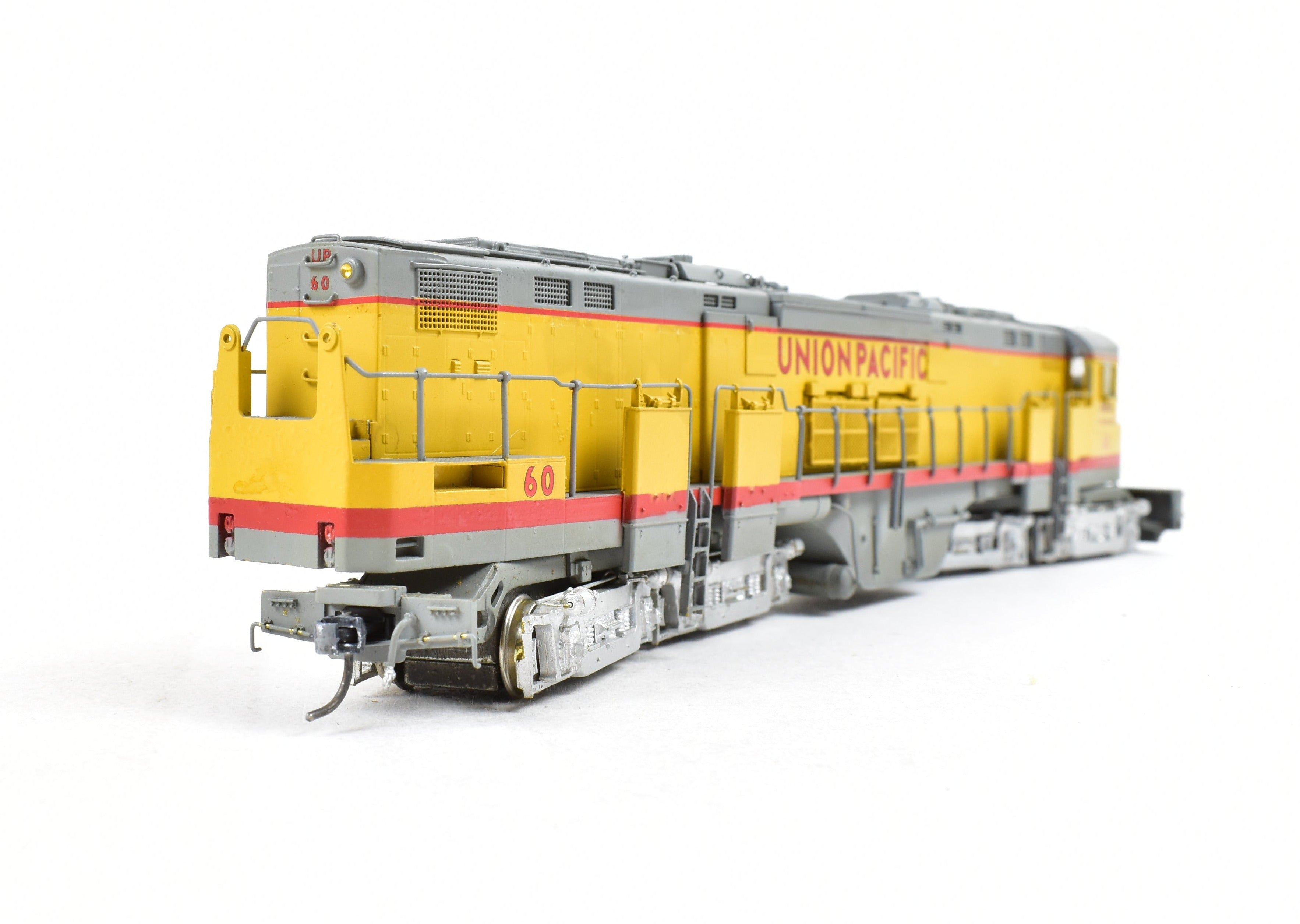 High - Quality HO Scale Brass Oriental Limited Union Pacific Alco C855 A/B/A Set with Custom Painting and Excellent Condition