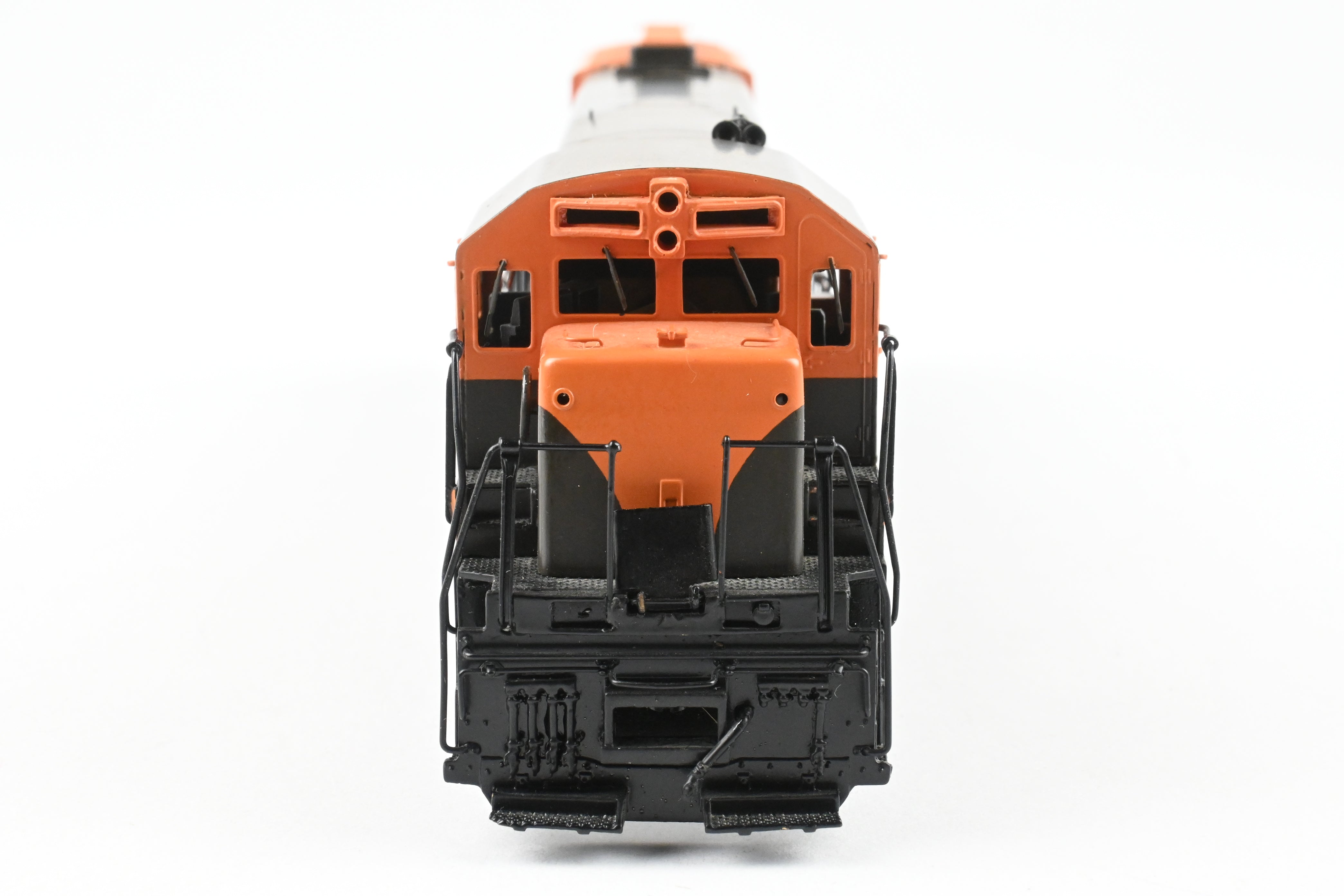 HO Brass Oriental Limited GN - Great Northern GE U-30B 3000HP Custom Painted Road Switcher #2524