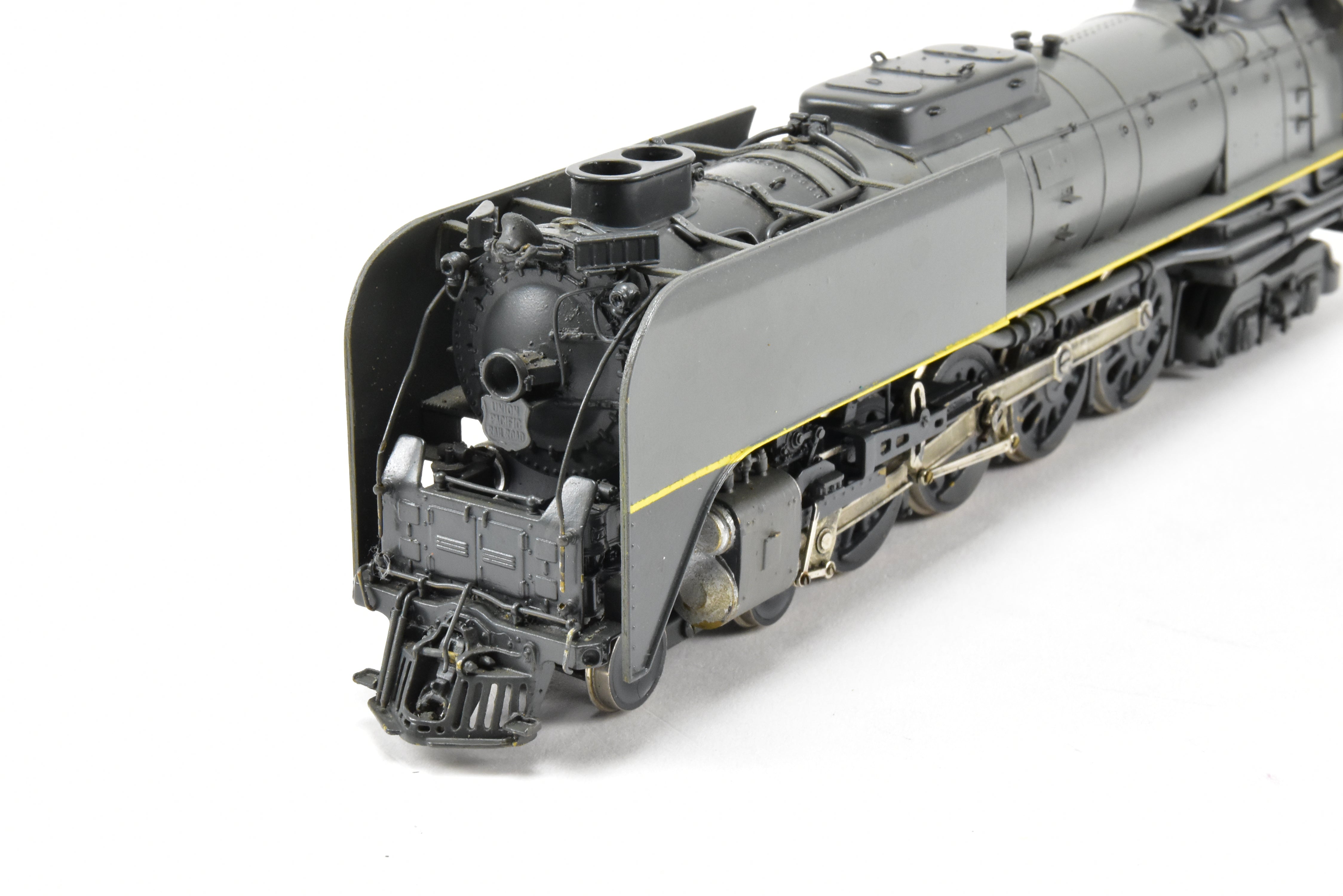 HO Scale Brass PFM Union Pacific 4-8-4 FEF-2 Northern #823 Custom Two-Tone Grey