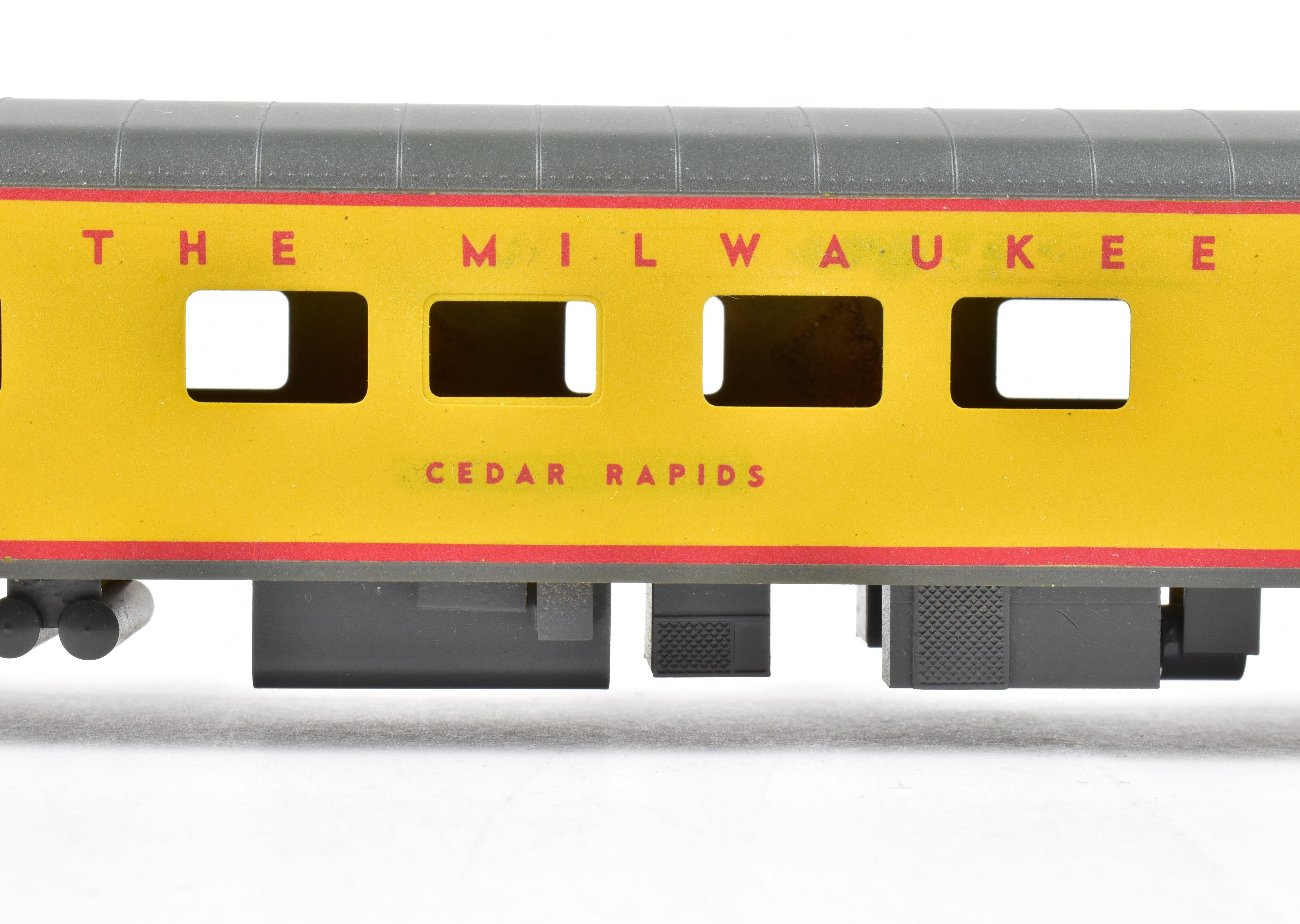 HO Scale Brass Soho Milwaukee Road Creek Series Custom Painted Sleeper - Observation Model Train Car for Cedar Rapids
