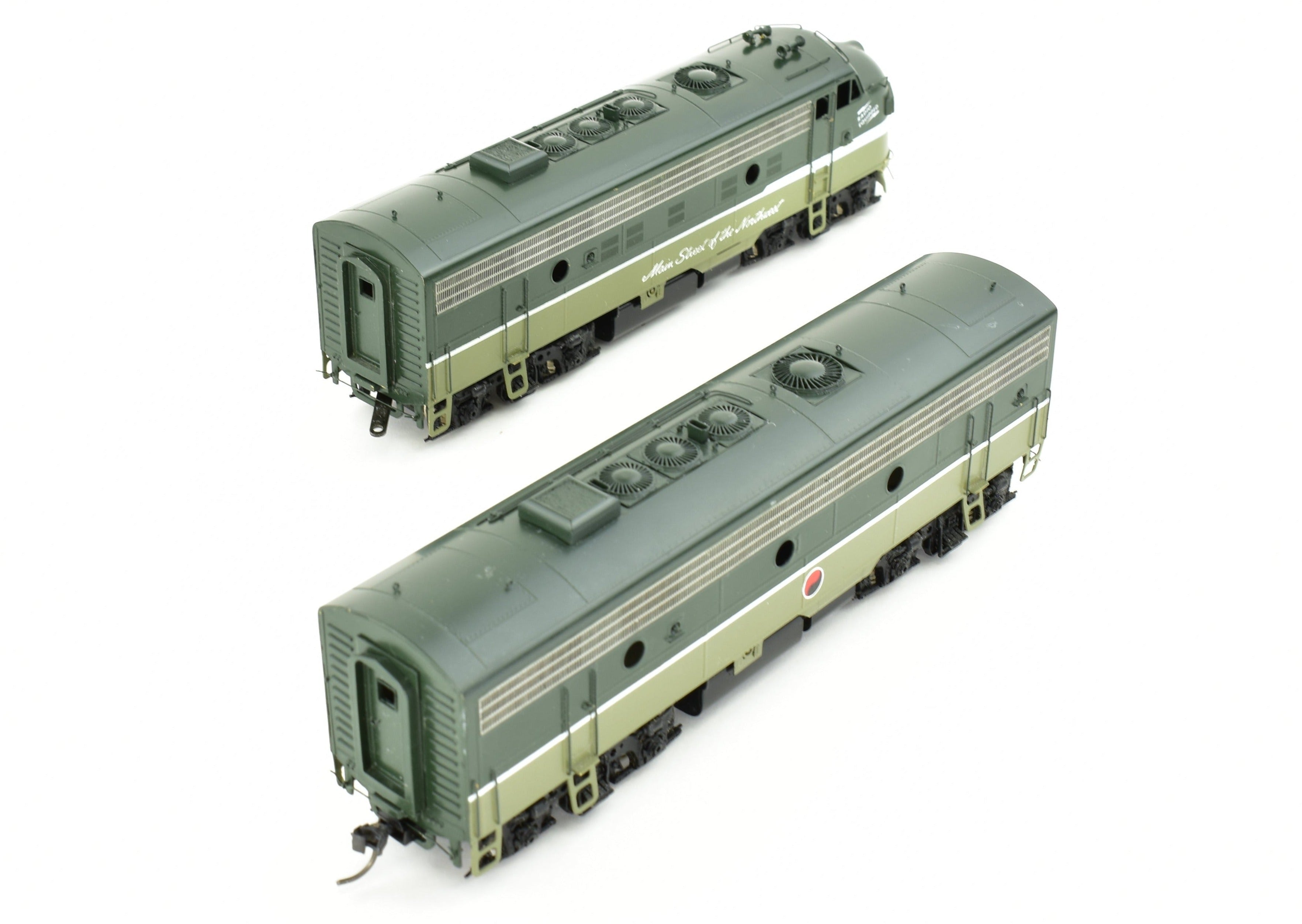 HO Scale Brass Oriental Limited NP EMD F9A/F9B Set with 1750 HP Factory Paint