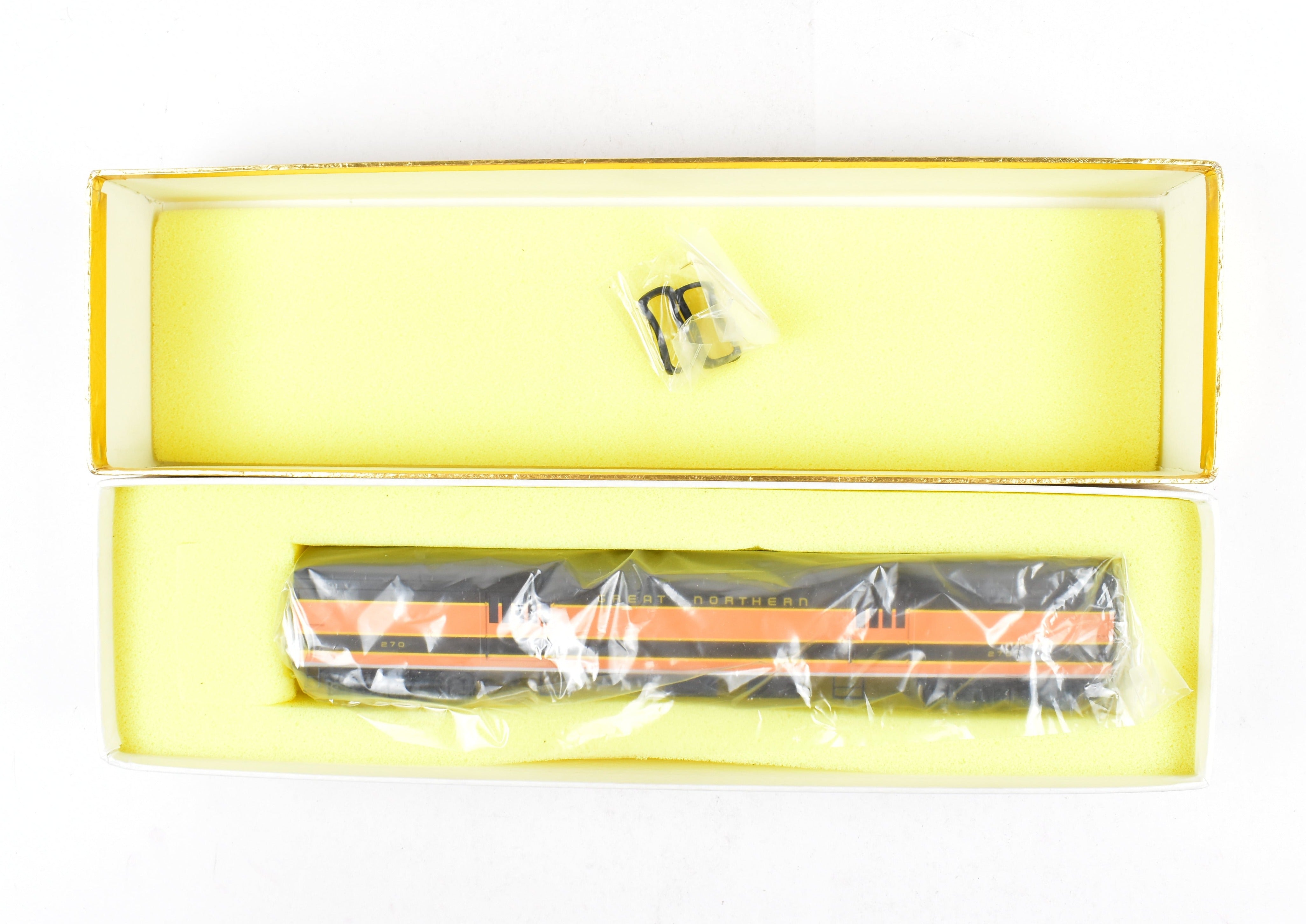 HO Scale Brass Model Train - Oriental Limited GN Great Northern Streamlined Empire Builder 262 Baggage Car without Skirts CP