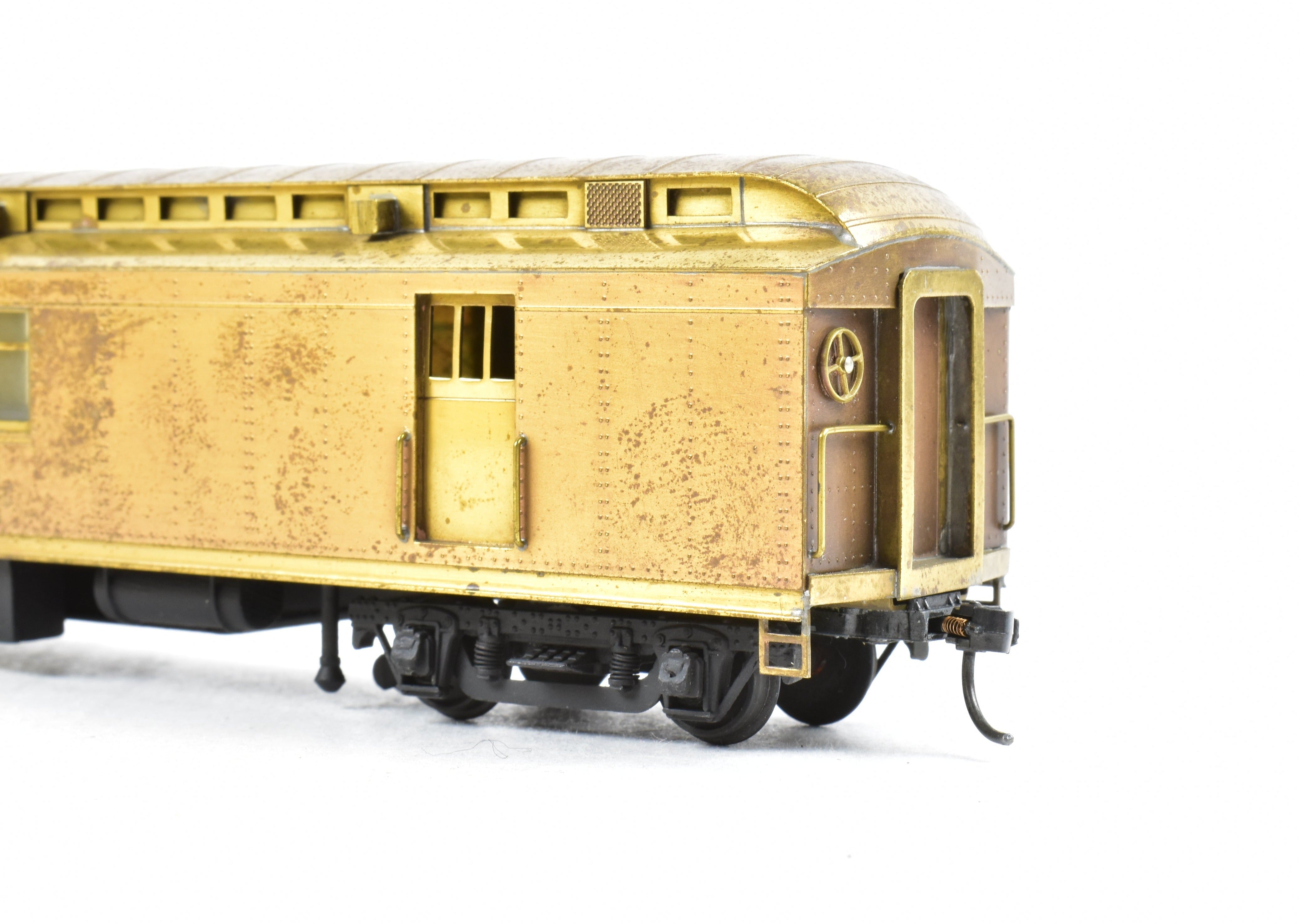 HO Scale Brass Suydam Model of AT&SF - Santa Fe Heavyweight 60-Foot Railway Post Office (RPO) with Central Valley Trucks