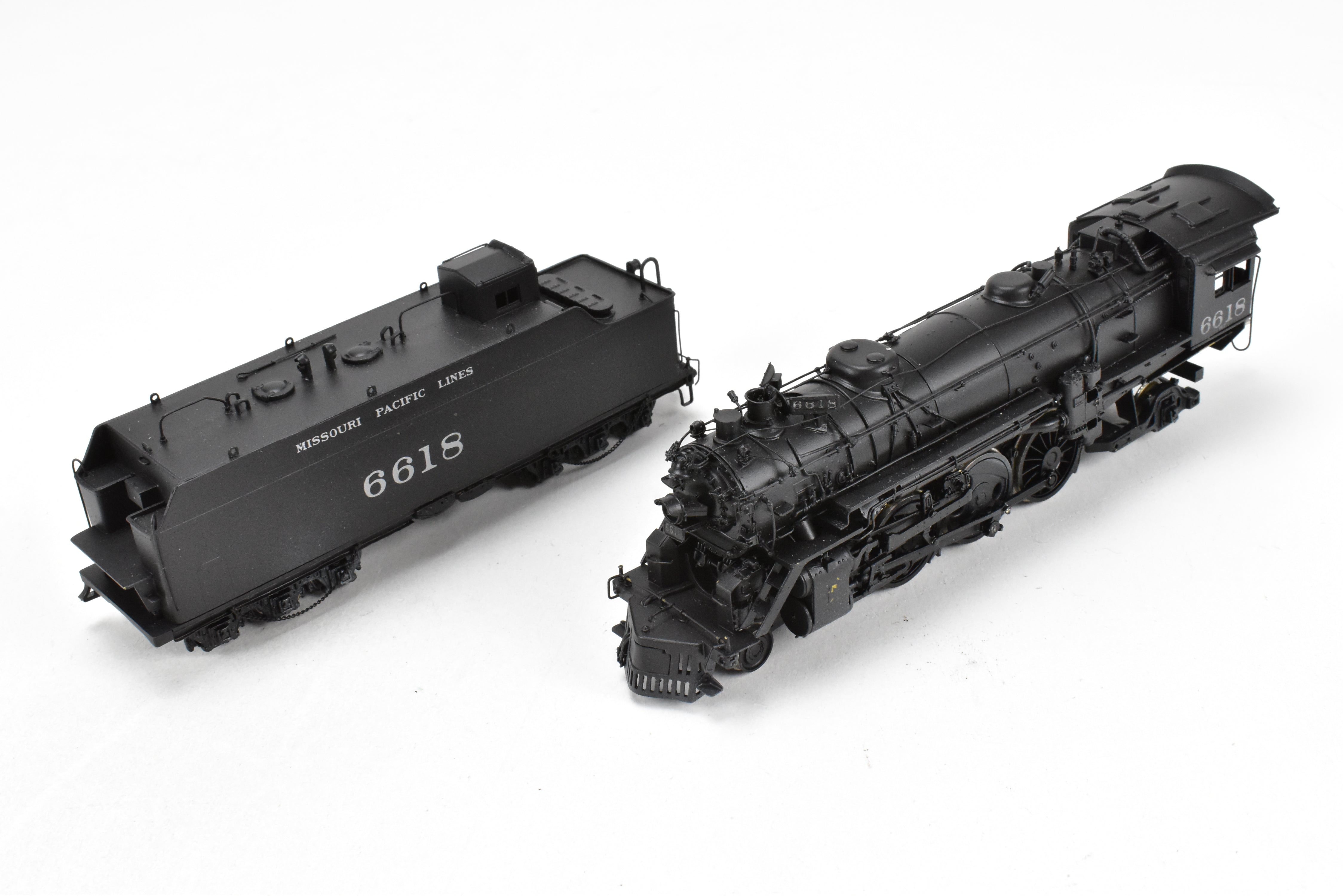 Custom Painted HO Brass PFM Samhongsa Missouri Pacific 4-6-2 P-73 No. 6618