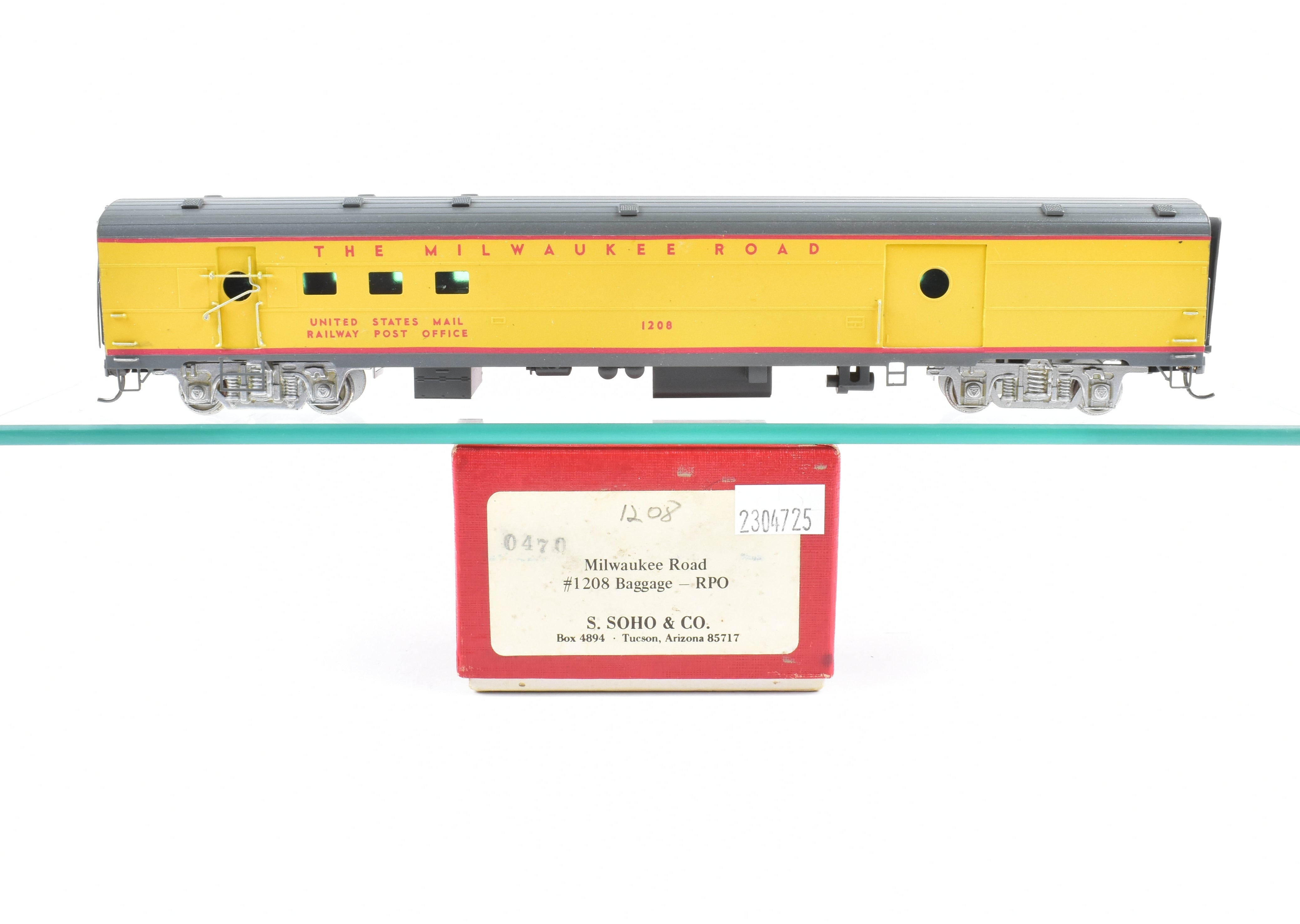 High - Quality HO Scale Brass Soho Milwaukee Road #1208 Baggage - RPO Model with Custom Painted Armour Yellow and Gray Finish