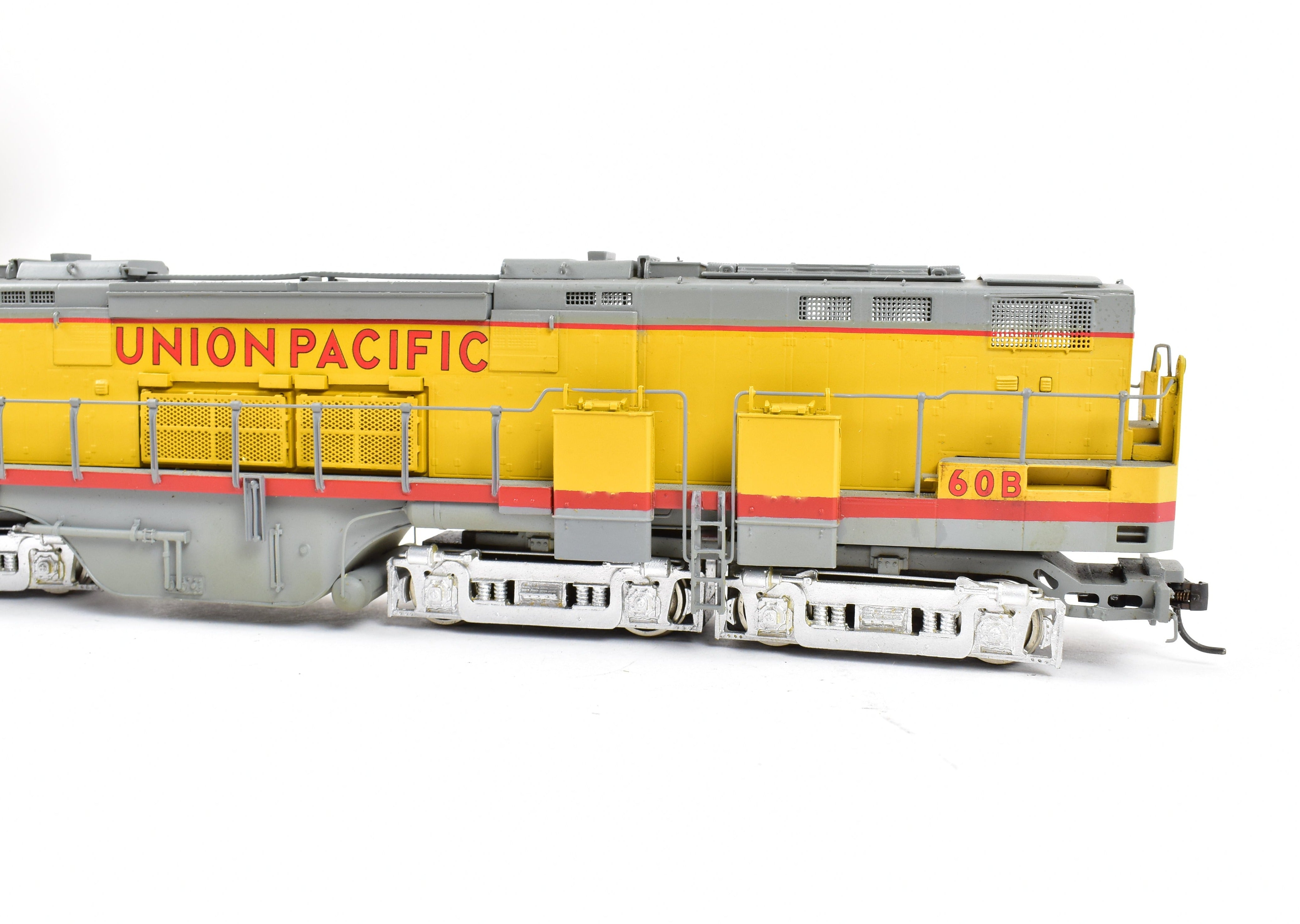 High - Quality HO Scale Brass Oriental Limited Union Pacific Alco C855 A/B/A Set with Custom Painting and Excellent Condition
