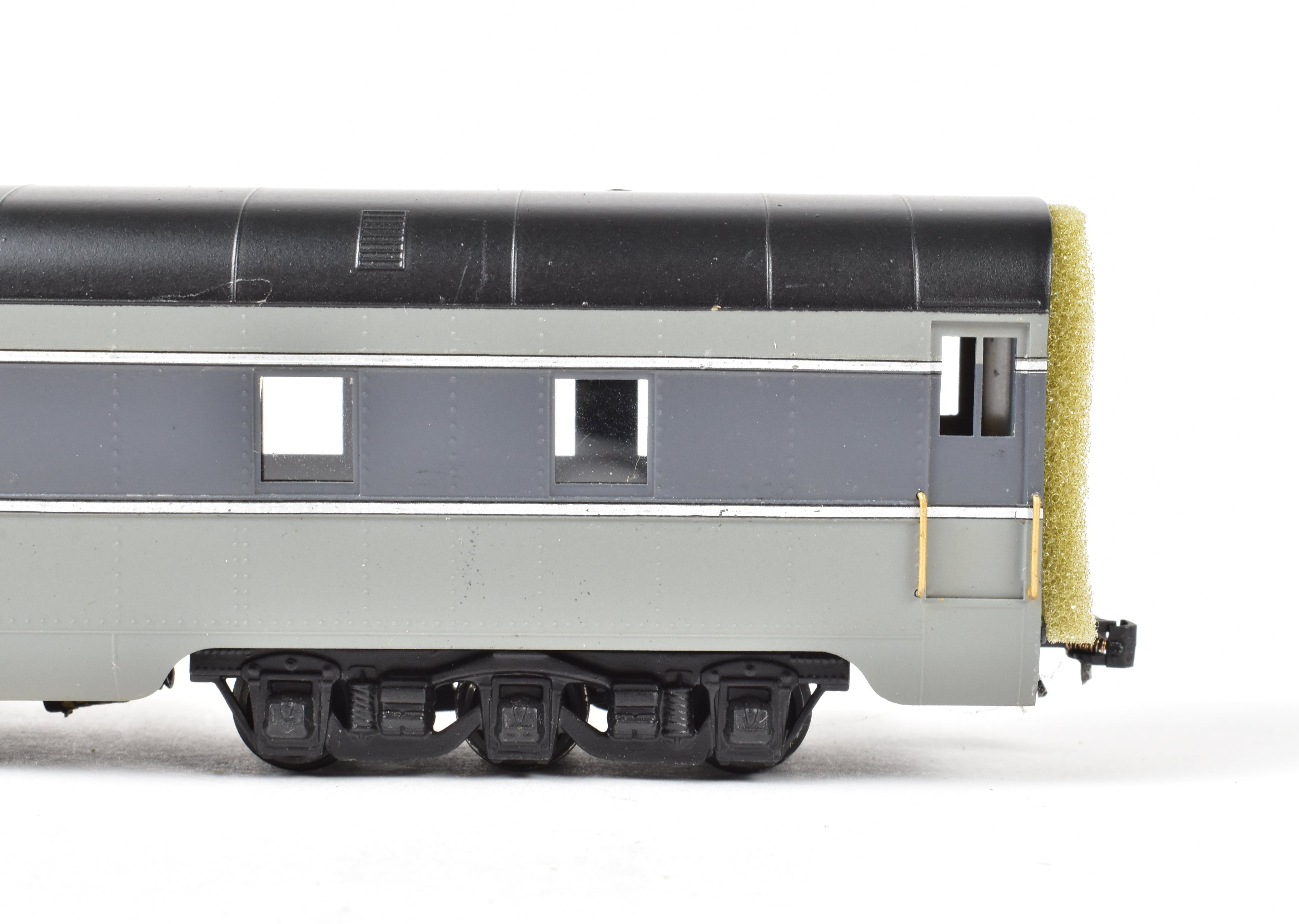 HO Scale Brass Model Train Set - Oriental Limited SP/UP/C&NW UP Union Pacific The Forty Niner 8-Car Set in Two-Tone Gray with Overland Lettering