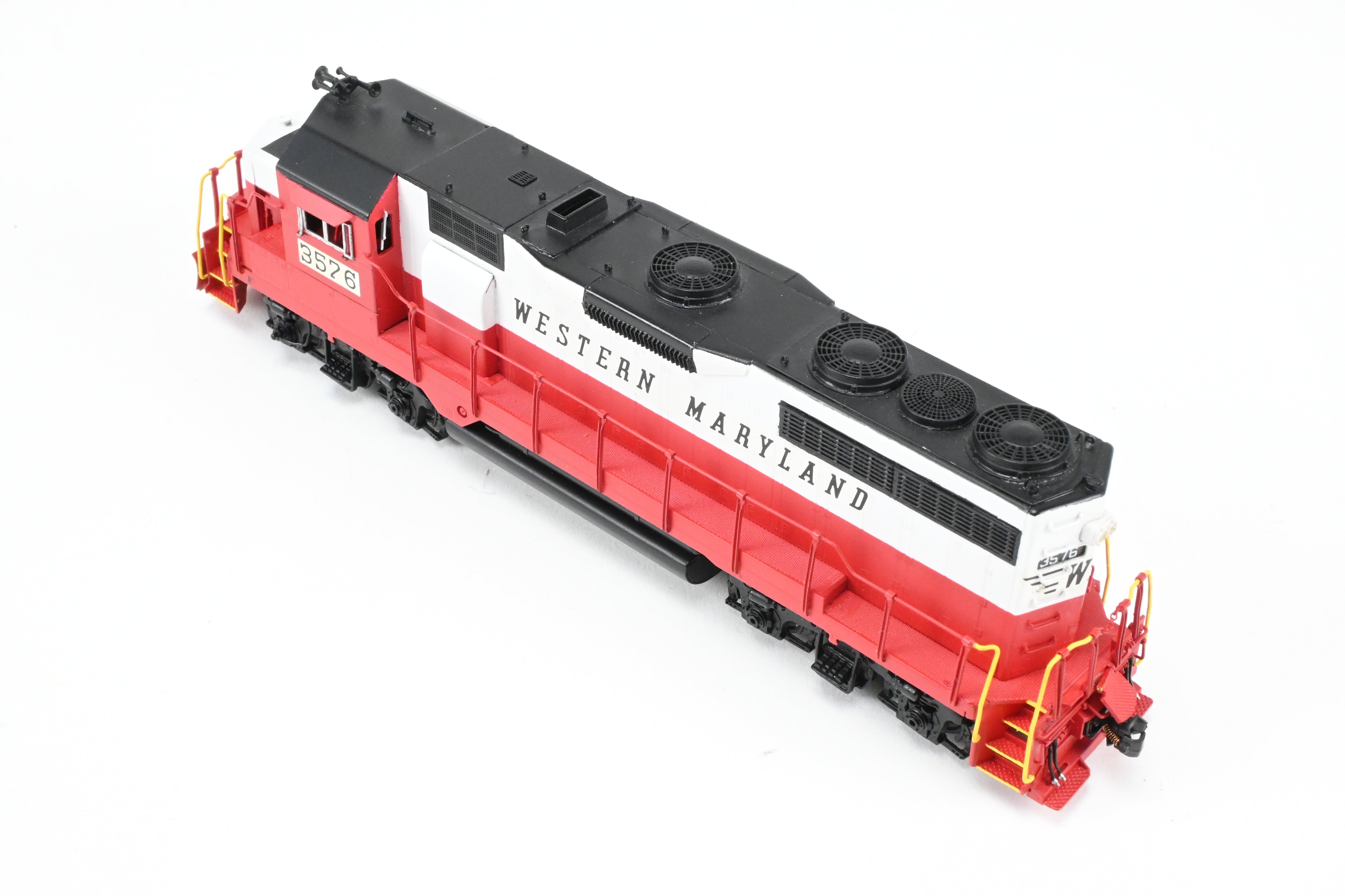 HO Scale Brass Model Train - Western Maryland EMD GP35 2500HP Low Hood Freight Locomotive No. 3576 by Oriental Limited