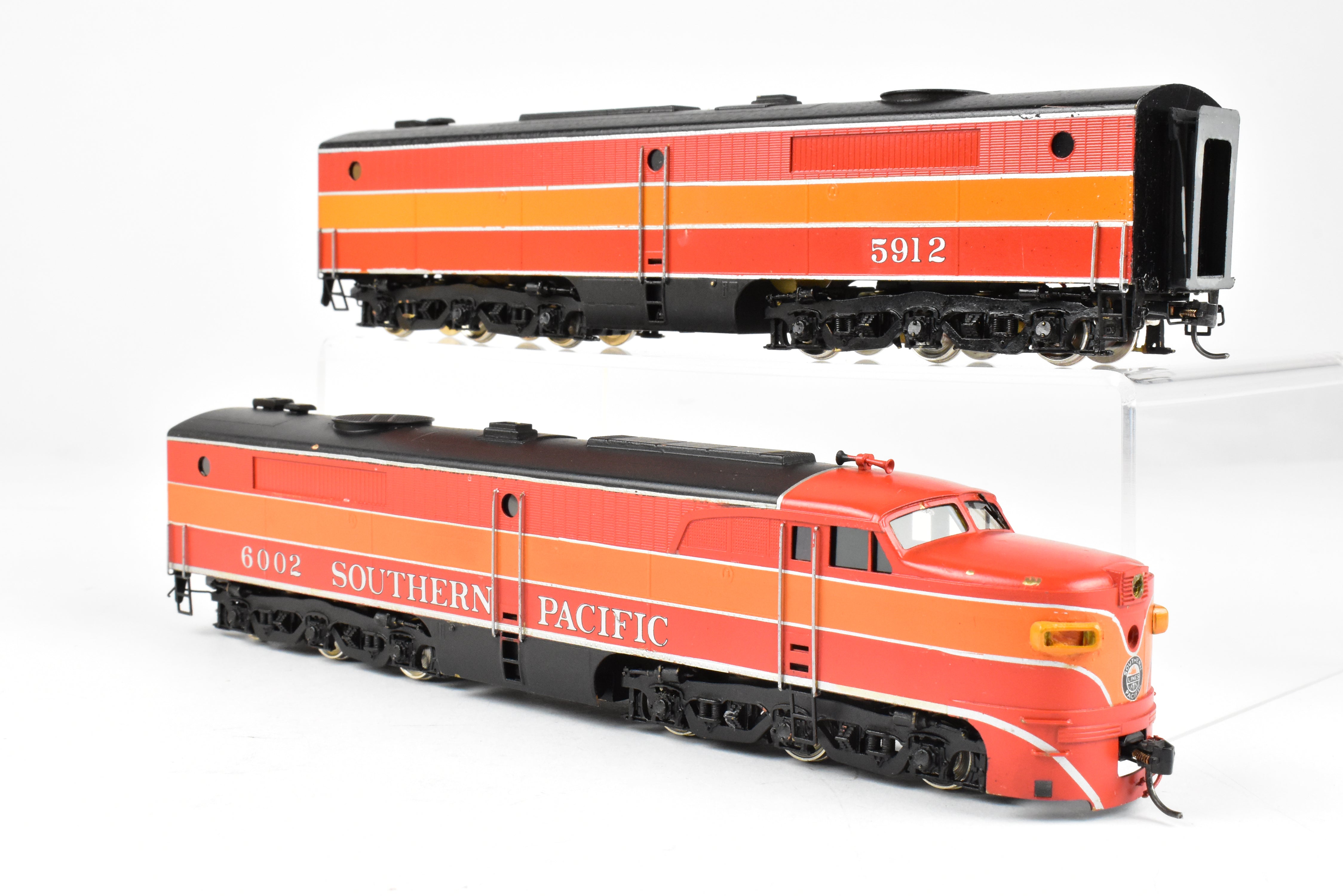 High - Quality HO Scale Brass Model Train Set - Southern Pacific Alco PA - 1/PB - 1 Limited Edition with Ajin Drives, DCC and Sound Function (CP Nos 6002/5912)
