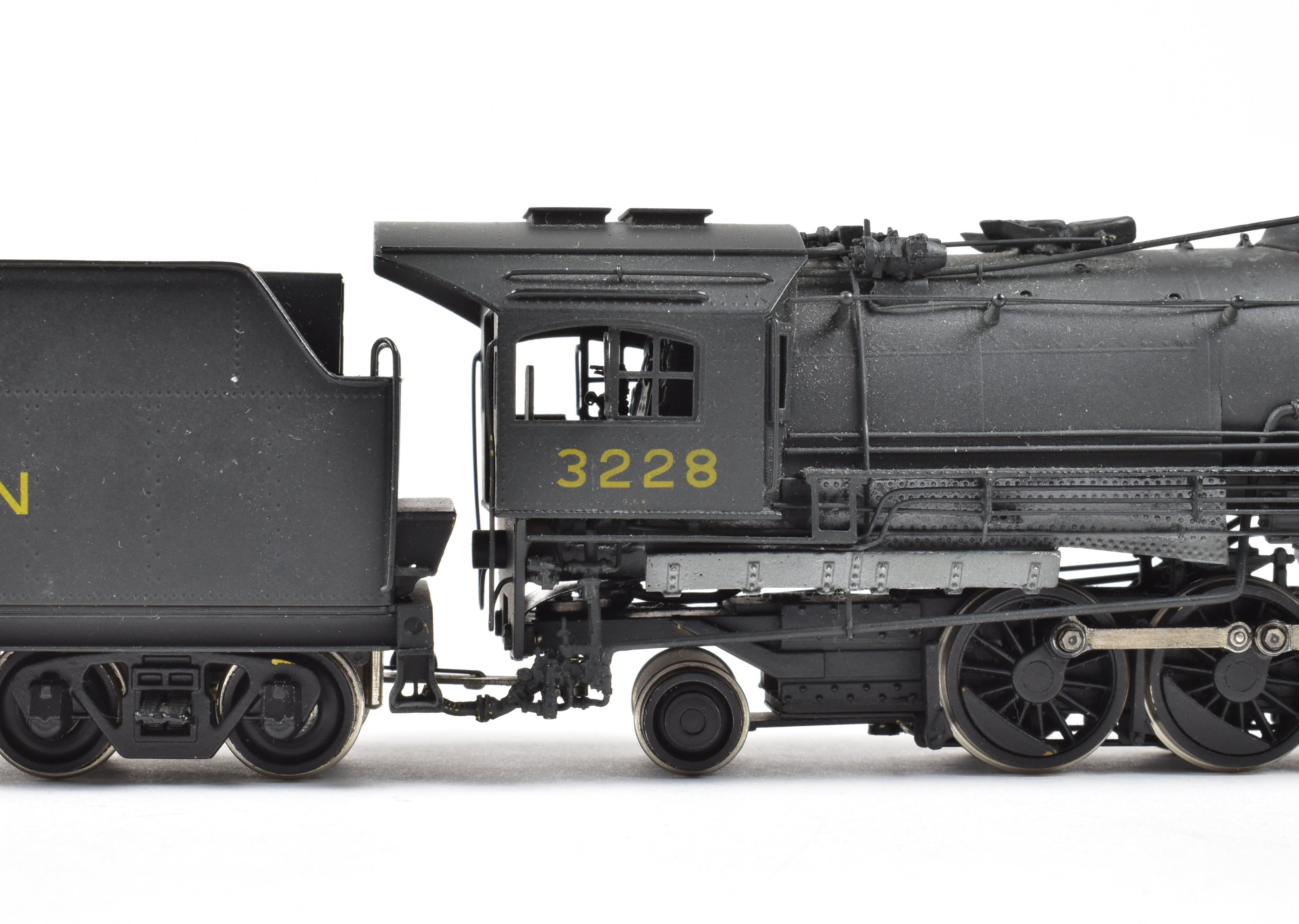 HO Scale Brass Model Train - New Jersey Custom Brass New Haven Class L - 1 2 - 10 - 2 Steam Locomotive with Pilot Mounted Pumps Version