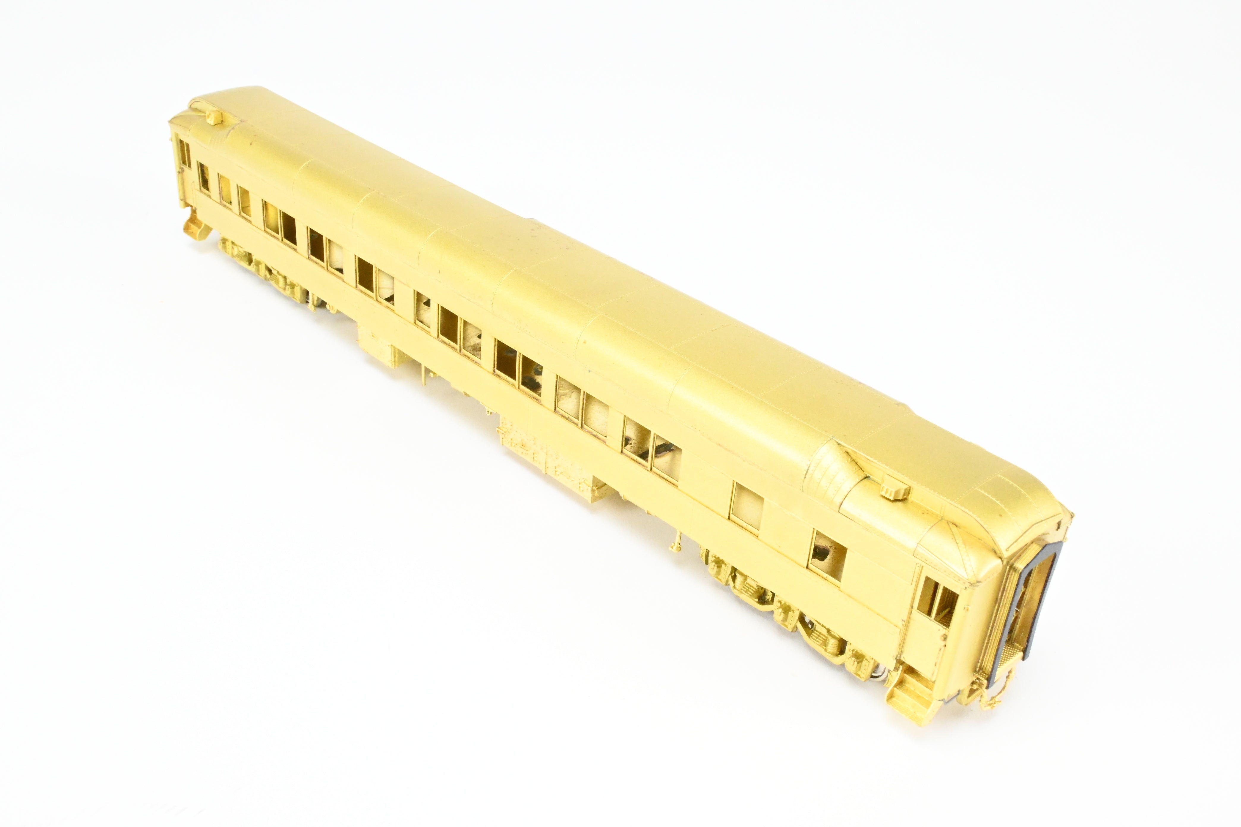 HO Brass Oriental Limited 8-1-2 Heavyweight Sleeper with Ice AC