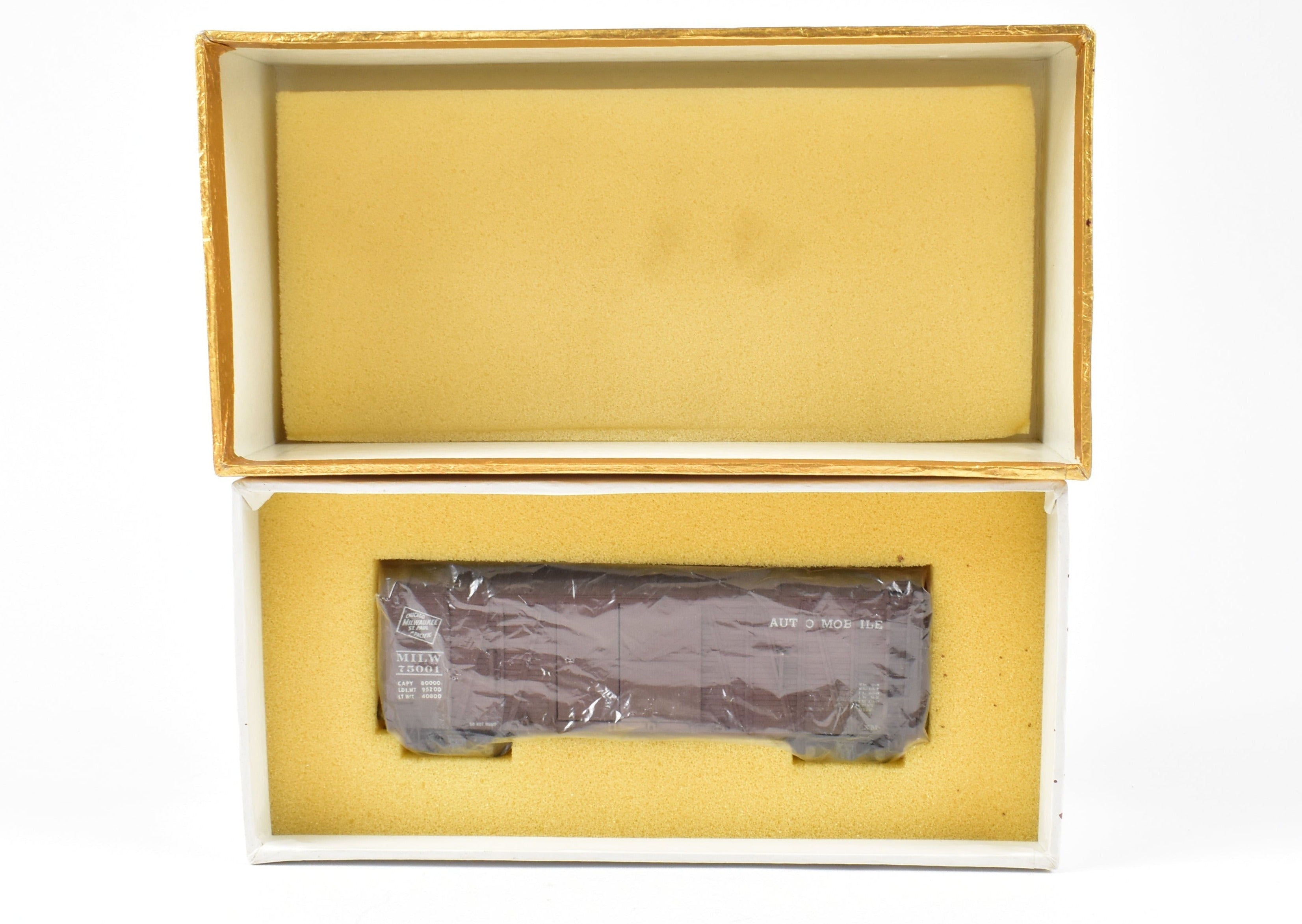Custom Painted HO Brass Oriental Limited MILW - Milwaukee Road Automobile Box Car