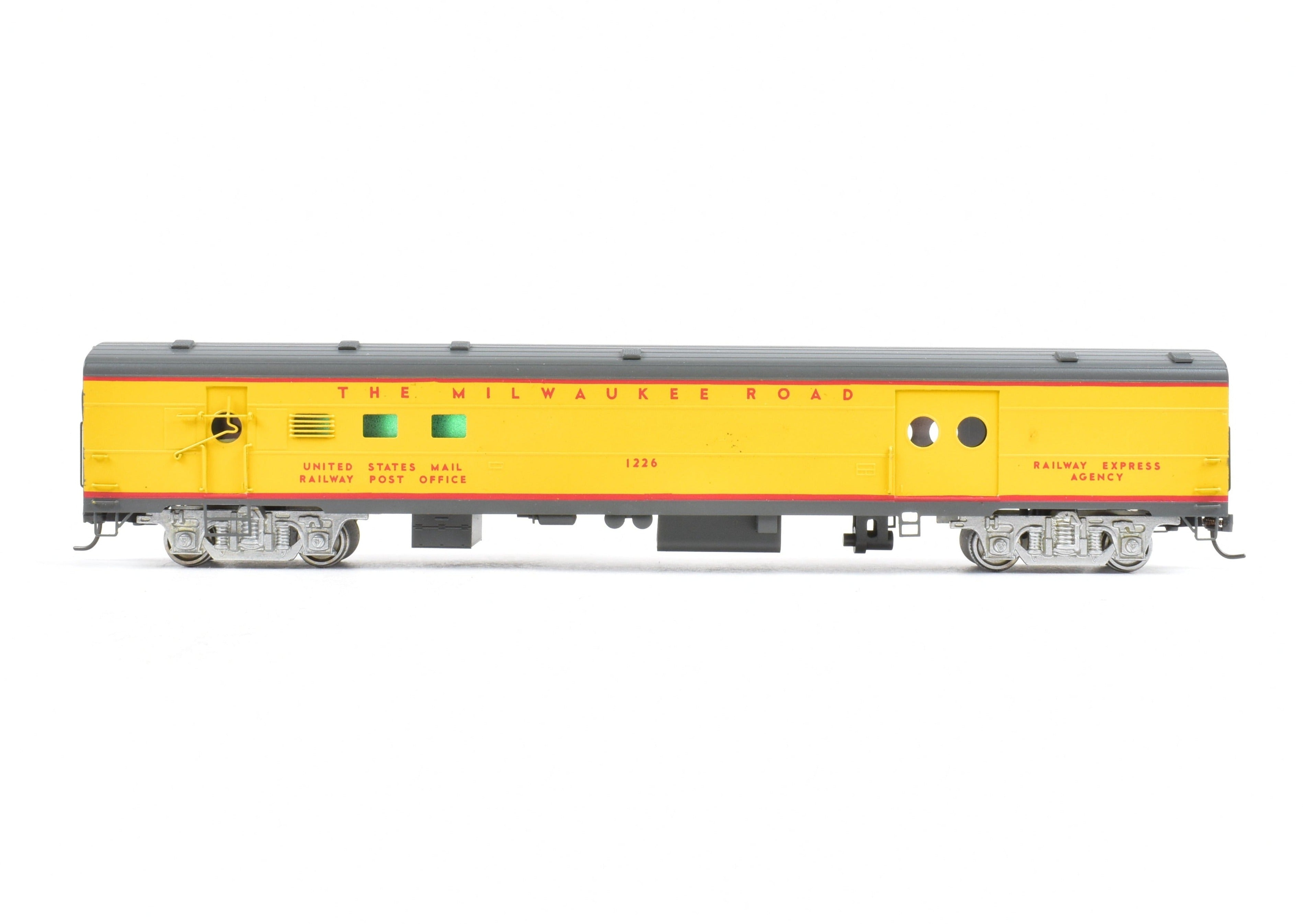 Custom Painted HO Brass Soho Milwaukee Road #1226 Baggage - RPO Model