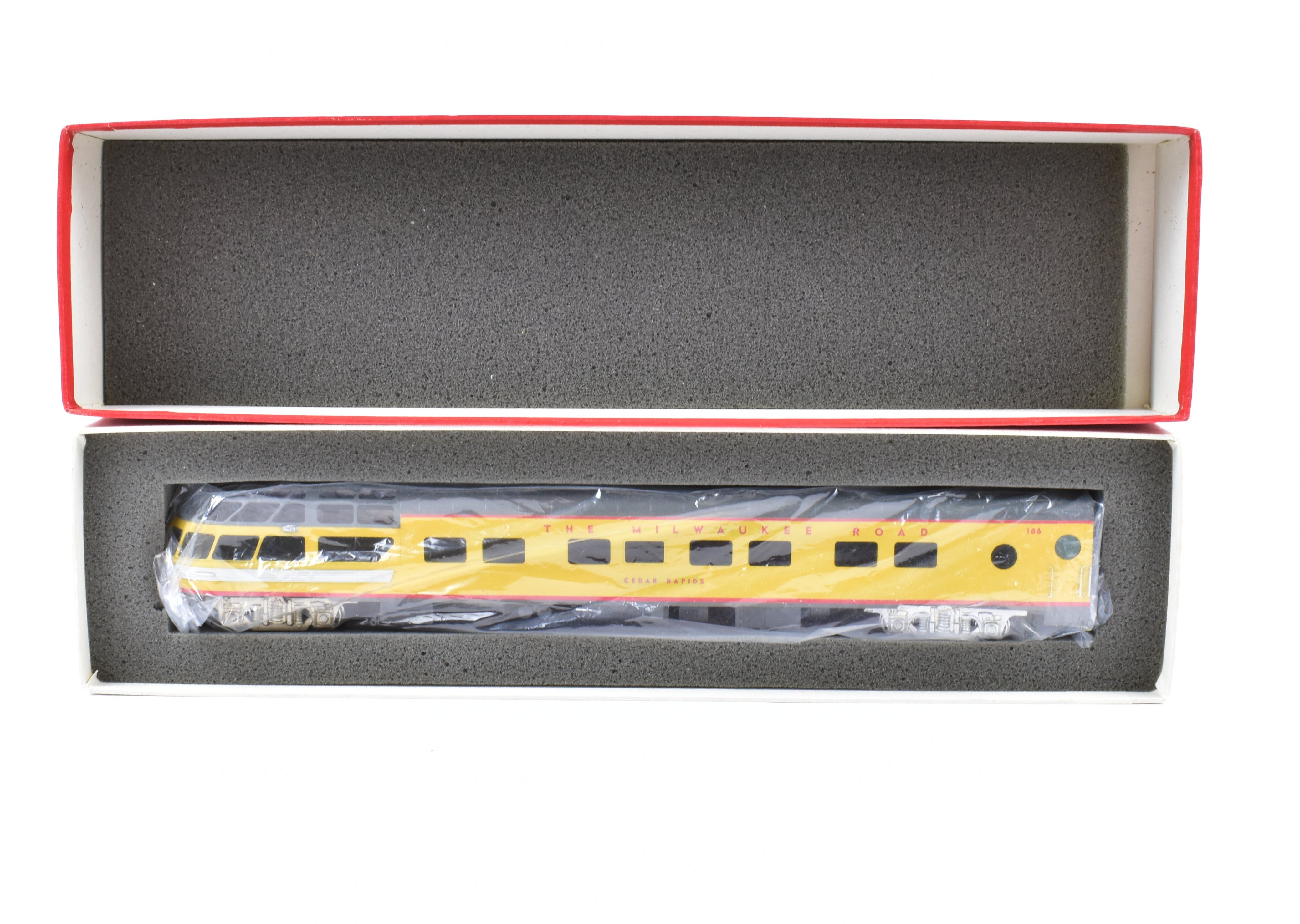 HO Scale Brass Soho Milwaukee Road Creek Series Custom Painted Sleeper - Observation Model Train Car for Cedar Rapids