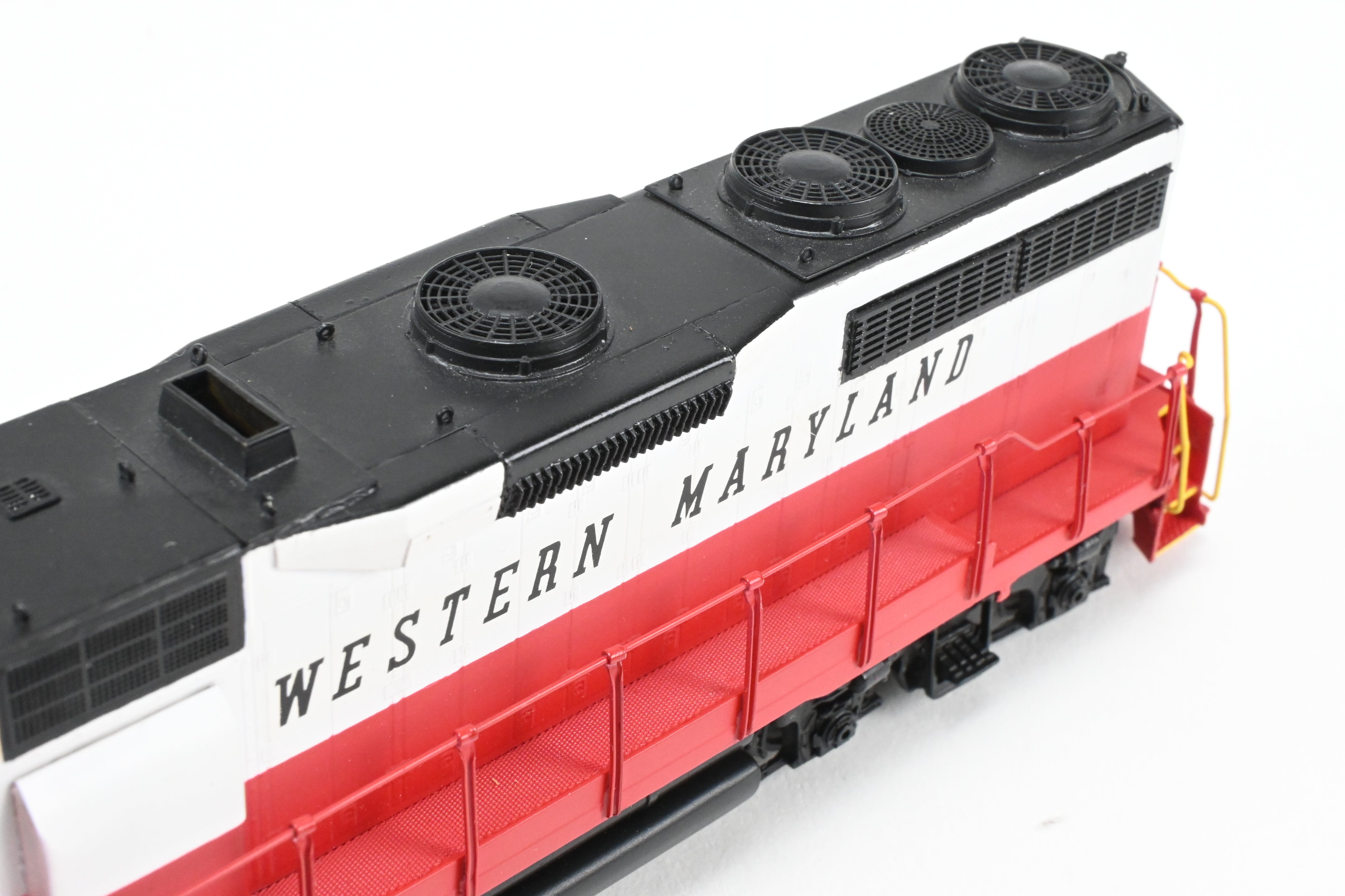 HO Scale Brass Model Train - Western Maryland EMD GP35 2500HP Low Hood Freight Locomotive No. 3576 by Oriental Limited