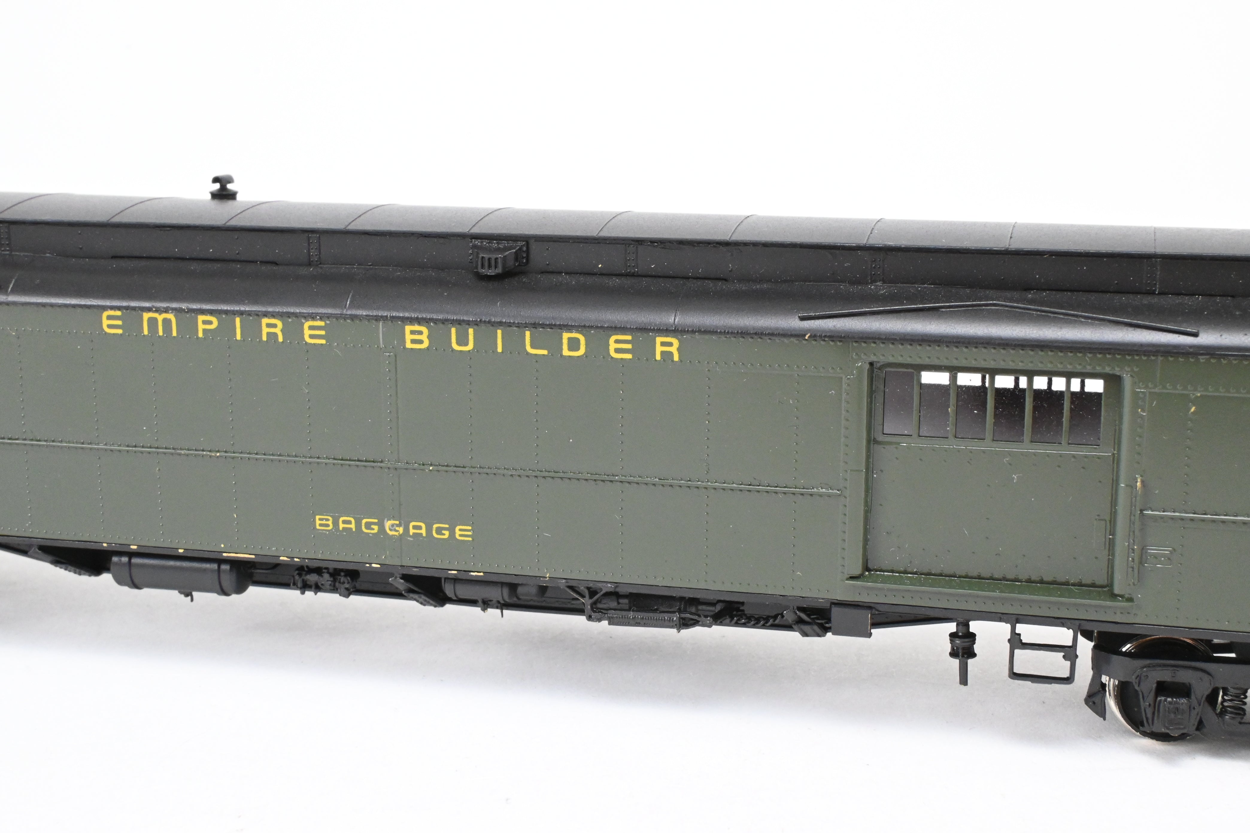 HO Brass Oriental Limited GN - Custom Painted Great Northern HW Baggage Car #413