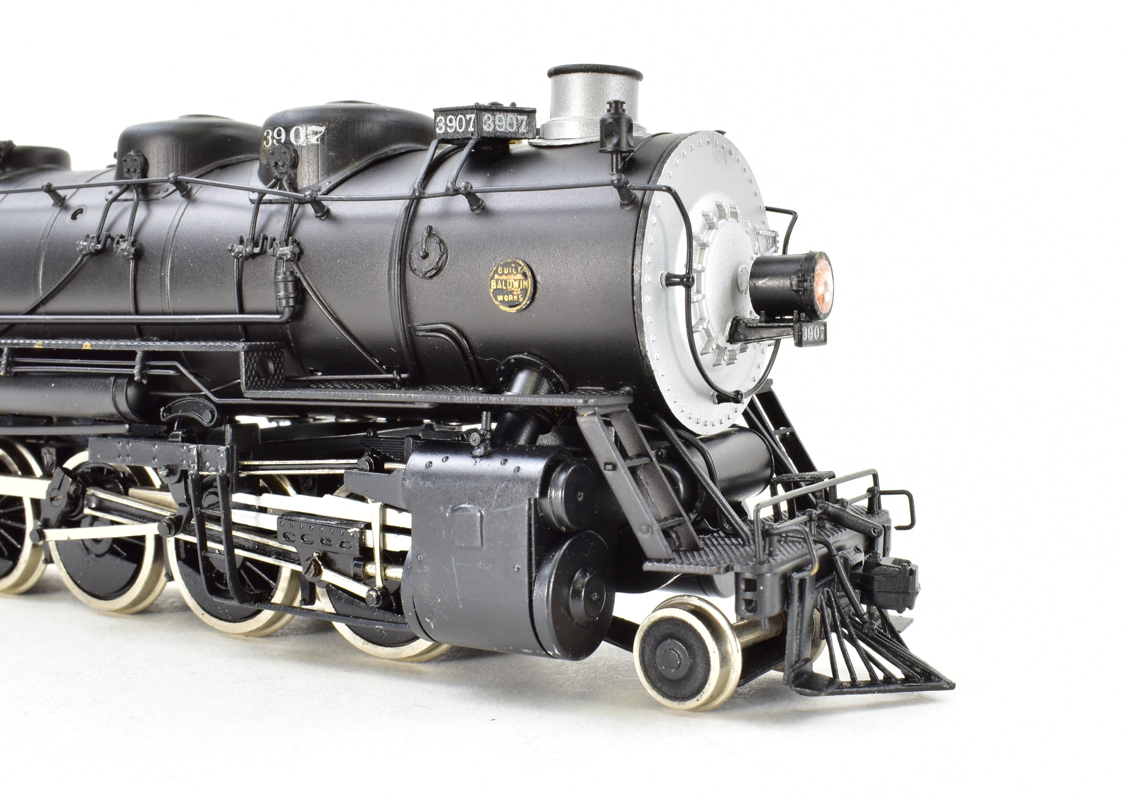 High - Quality HO Scale Brass Pacific Fast Mail Model Train - United ATSF - Santa Fe 2 - 10 - 2 3800 Class, Custom - Painted No. 3907