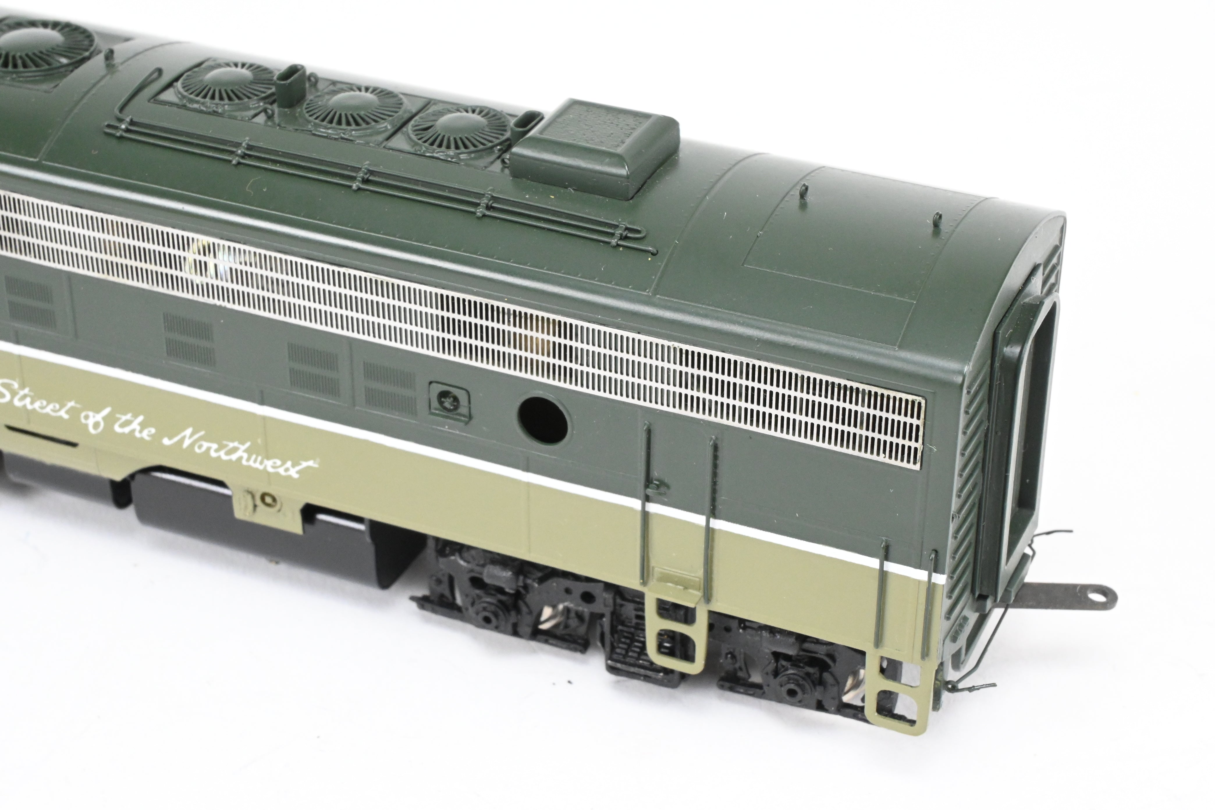 HO Scale Brass Model Train Set - Oriental Limited NP - Northern Pacific EMD F9A/F9B with 1750 HP for Passenger Service in Loewy 'Main Street of the Northwest' North Coast Limited Paint Scheme