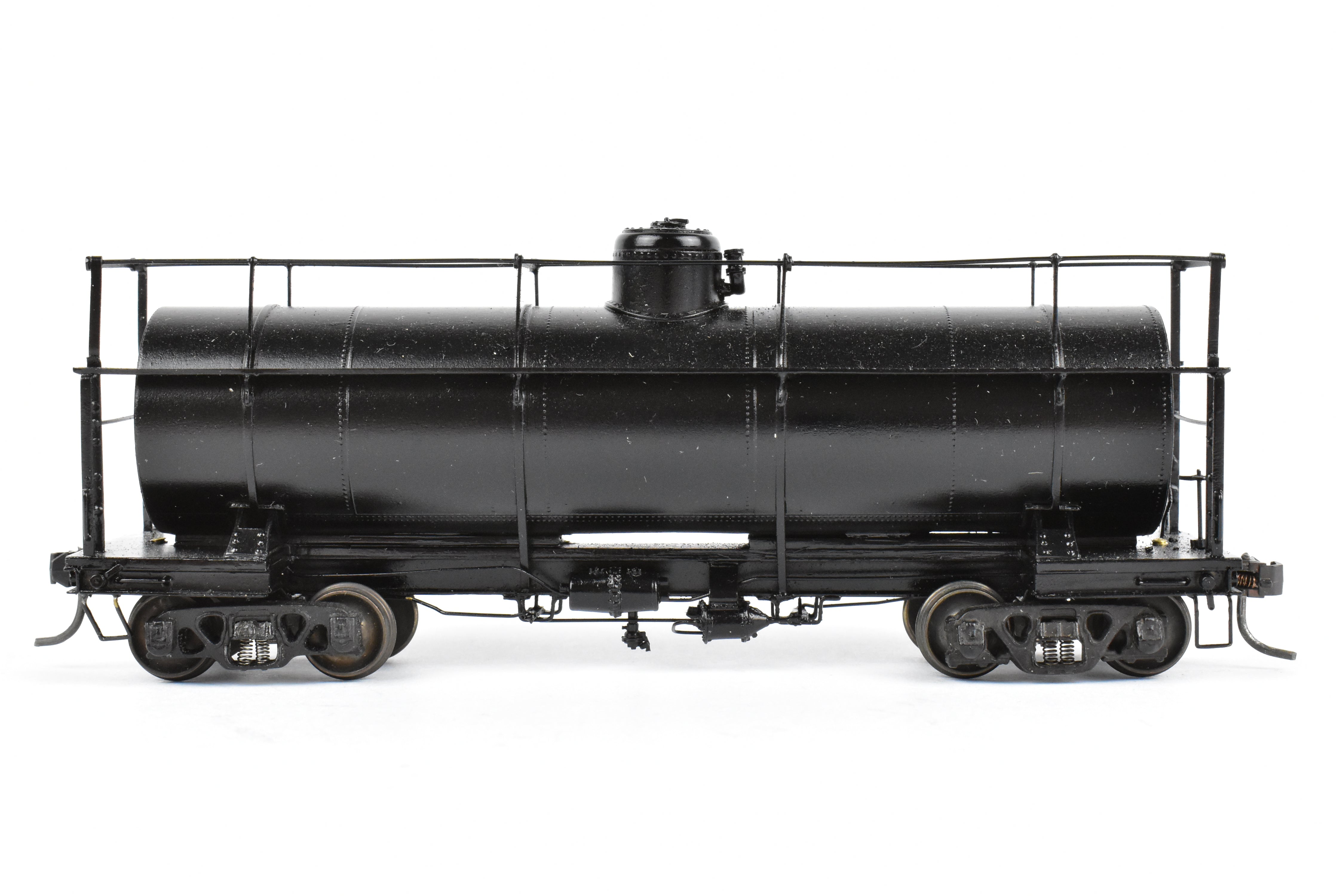 HO Brass NWSL 10,000 Gallon Logging Tank Car, Unlettered, Korean - Built