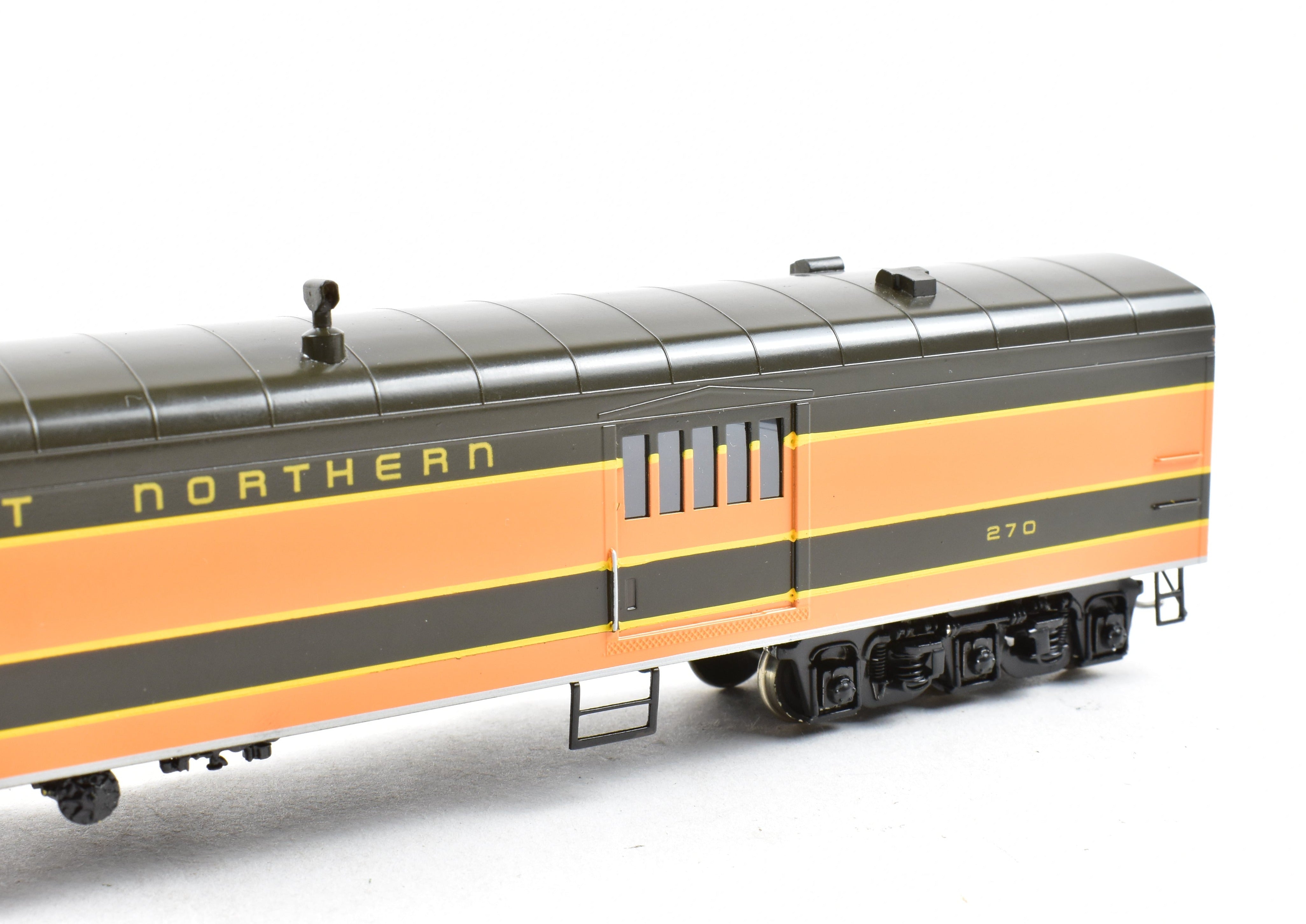 HO Scale Brass Model Train - Oriental Limited GN Great Northern Streamlined Empire Builder 262 Baggage Car without Skirts CP
