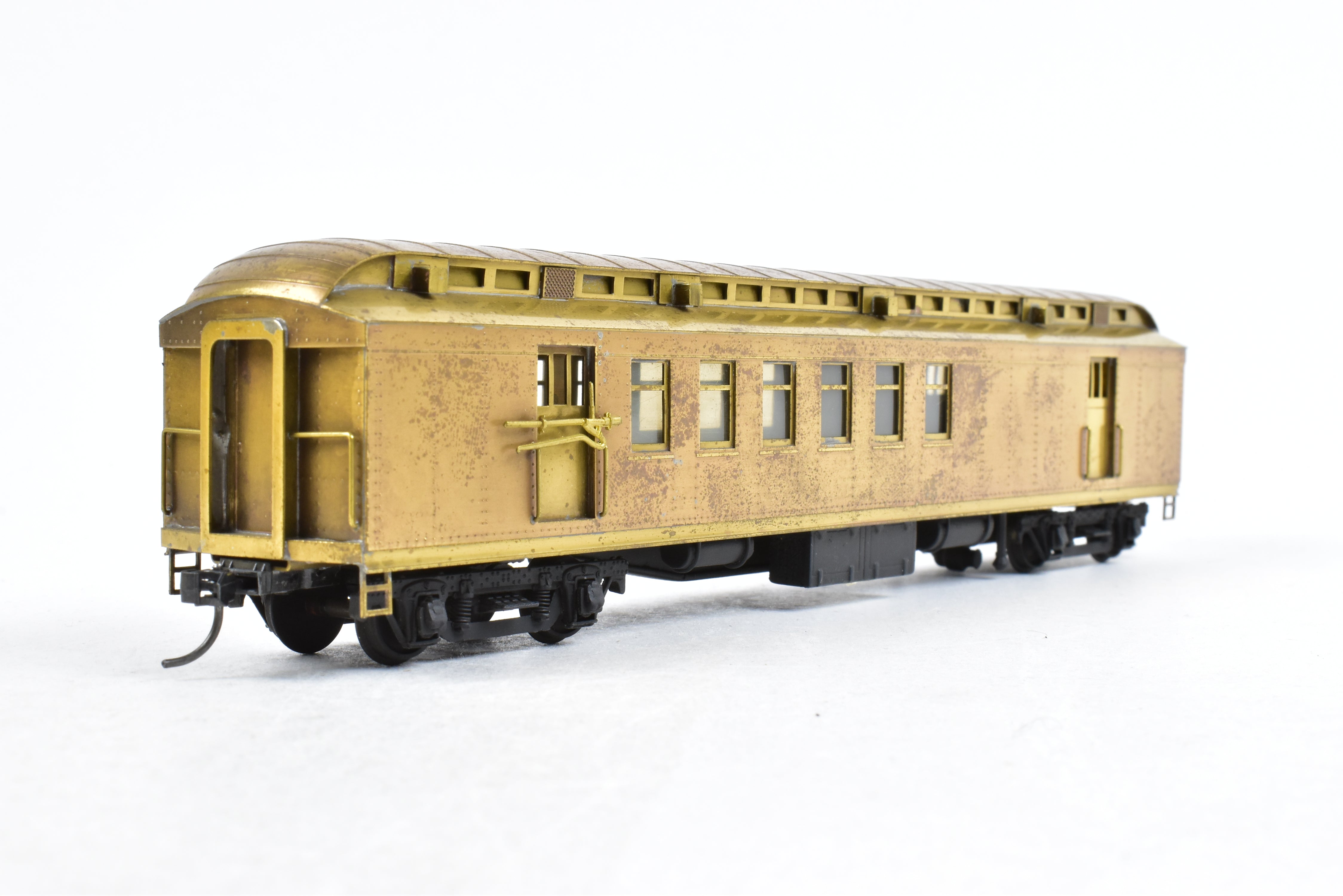 HO Scale Brass Suydam Model of AT&SF - Santa Fe Heavyweight 60-Foot Railway Post Office (RPO) with Central Valley Trucks