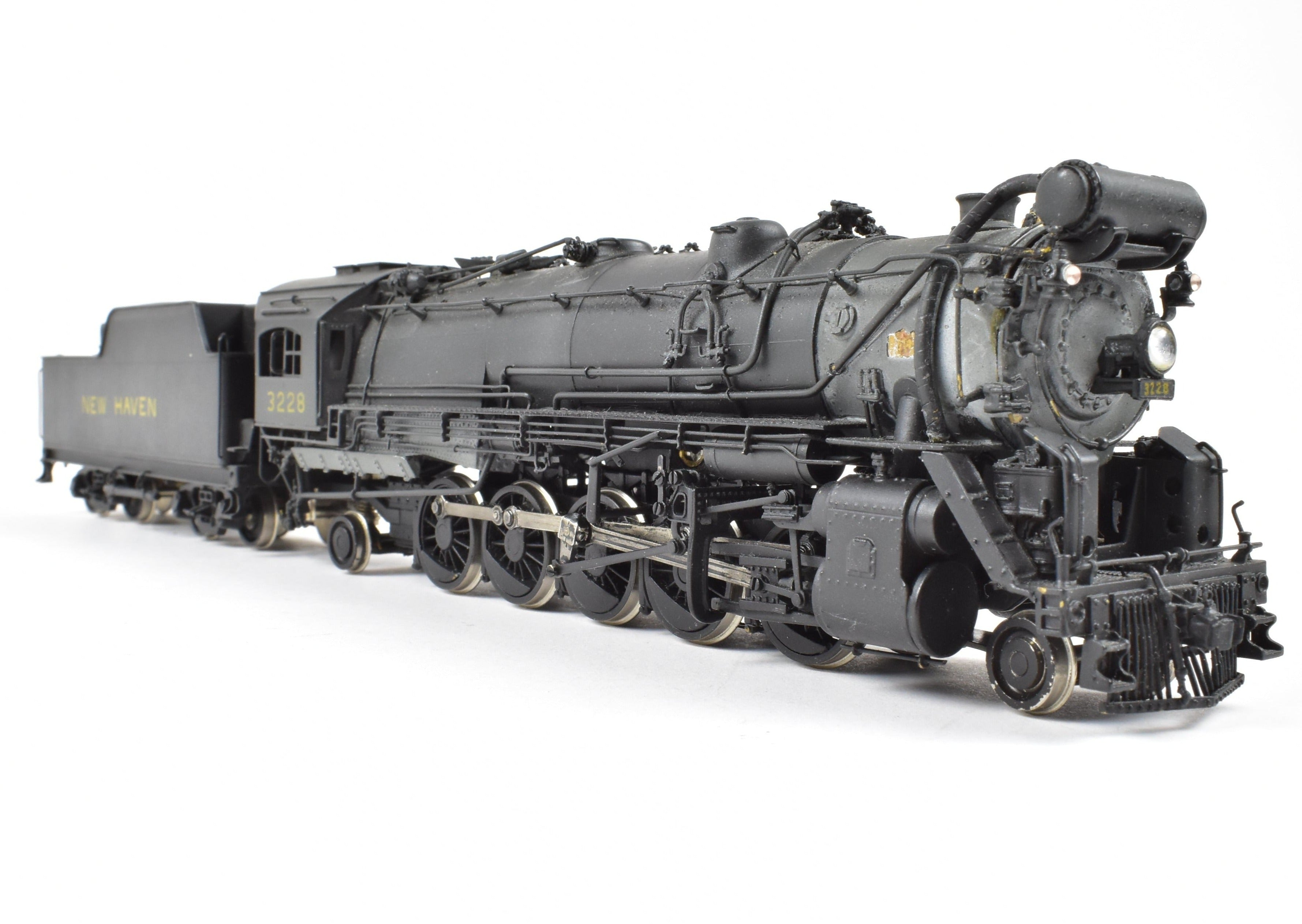 HO Scale Brass Model Train - New Jersey Custom Brass New Haven Class L - 1 2 - 10 - 2 Steam Locomotive with Pilot Mounted Pumps Version