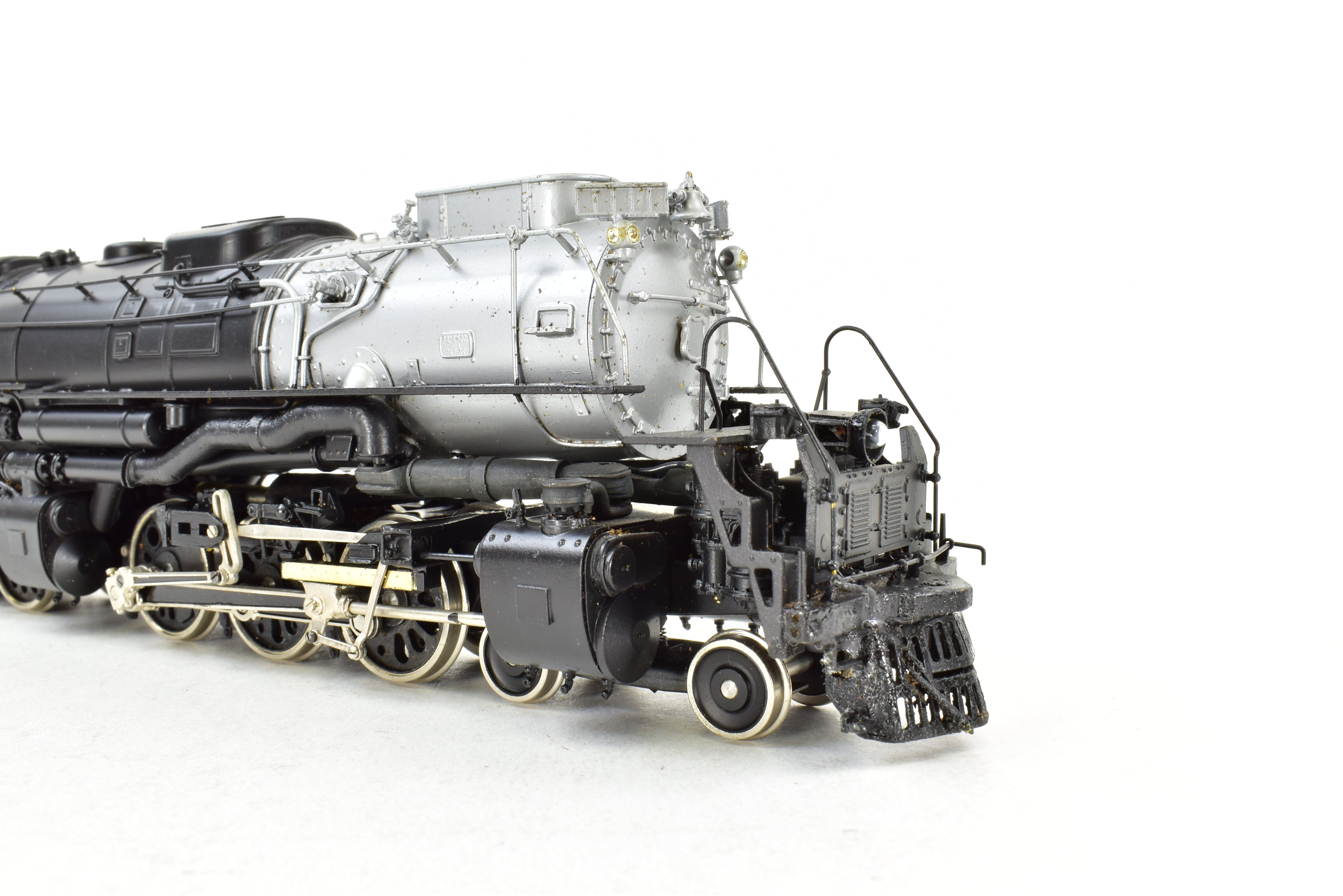 High - Quality HO Scale Brass PFM - Tenshodo Union Pacific 4 - 6 - 6 - 4 Challenger FP Model Train No. 3950