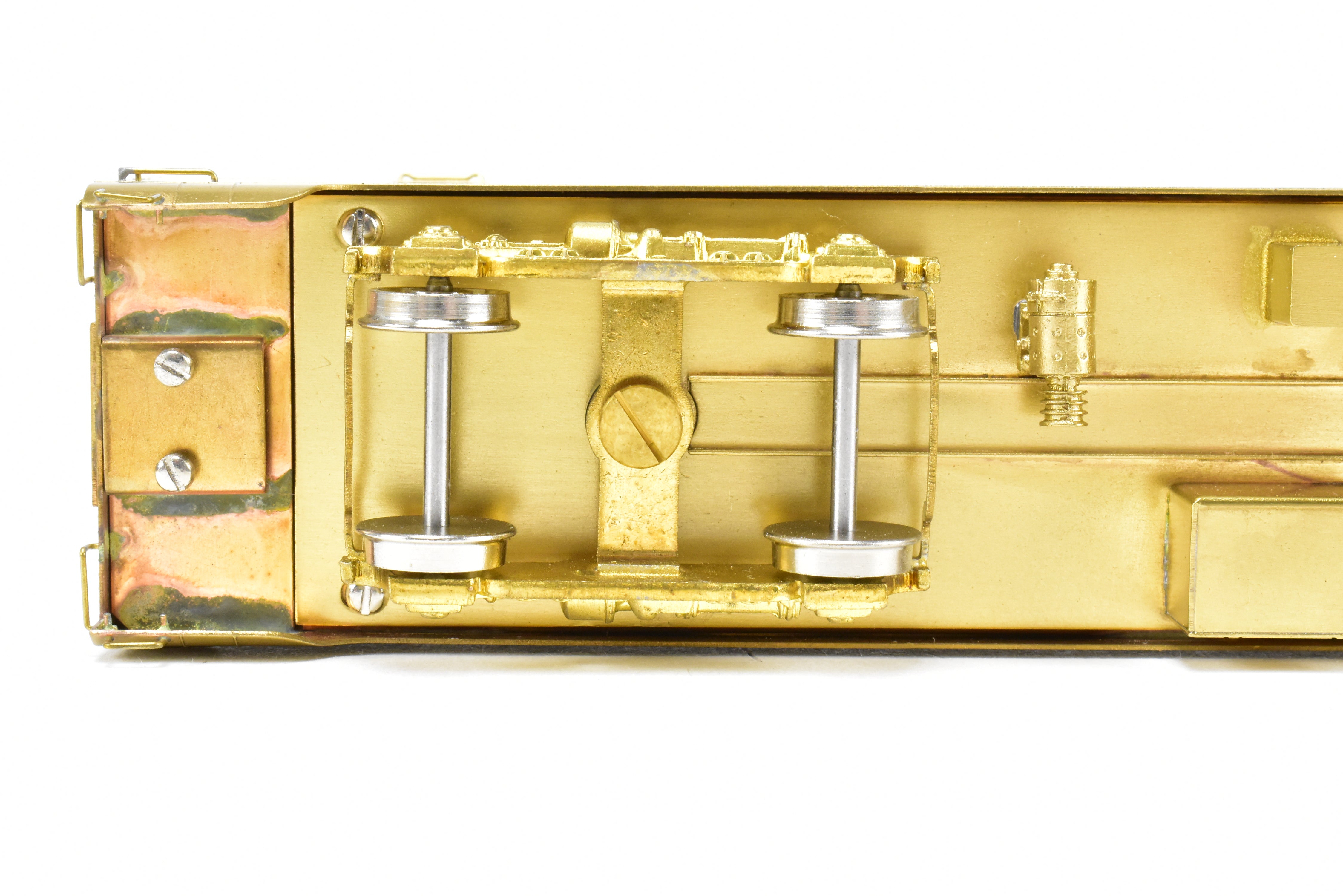 HO Scale Brass Oriental Limited NP - Northern Pacific North Coast Limited Mail - Dormitory Car #425 without Skirts (Model Train Car)
