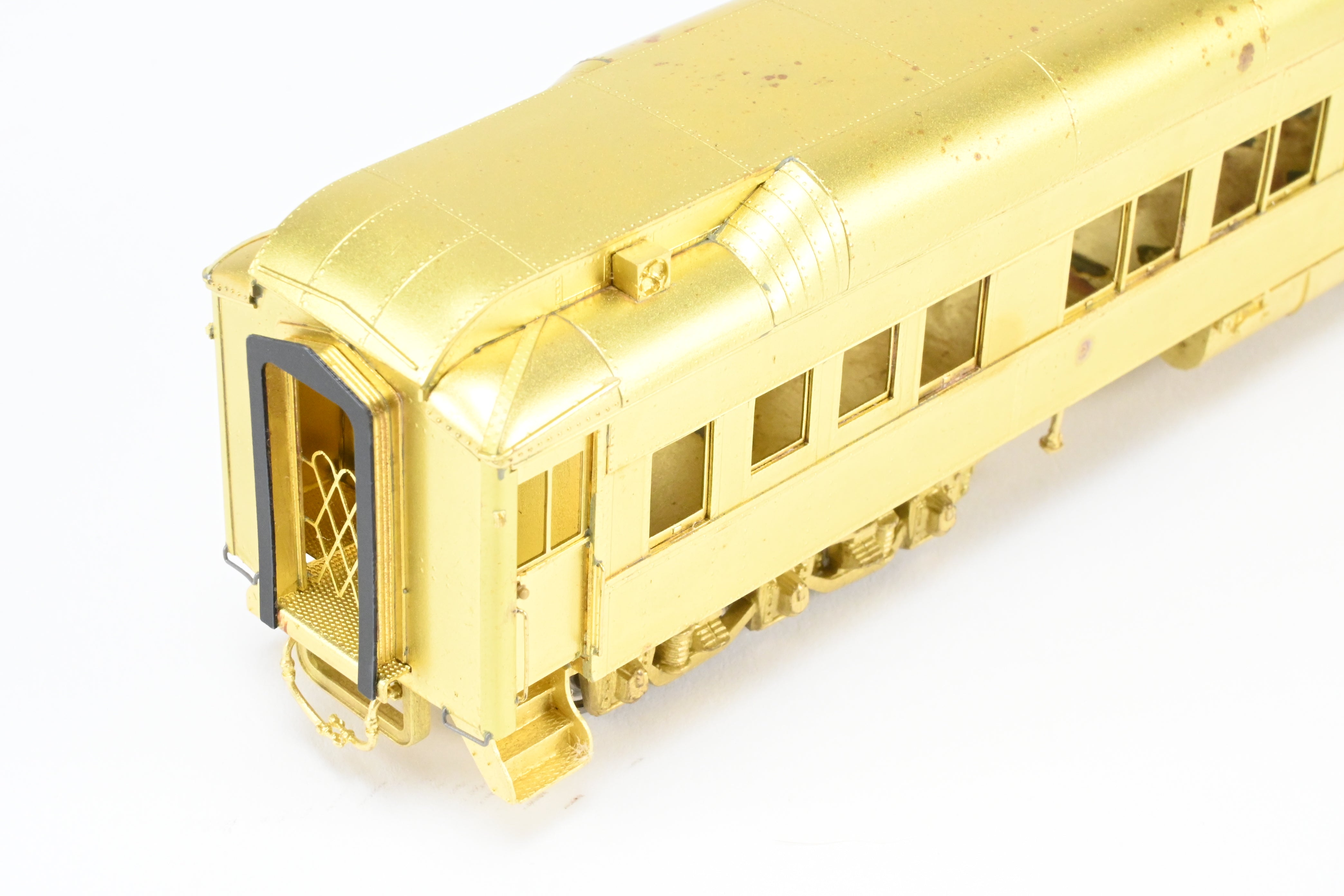 HO Scale Brass Oriental Limited Edition Various Roads Pullman Heavyweight 8-1-2 Sleeper Car with Ice Air Conditioning Model
