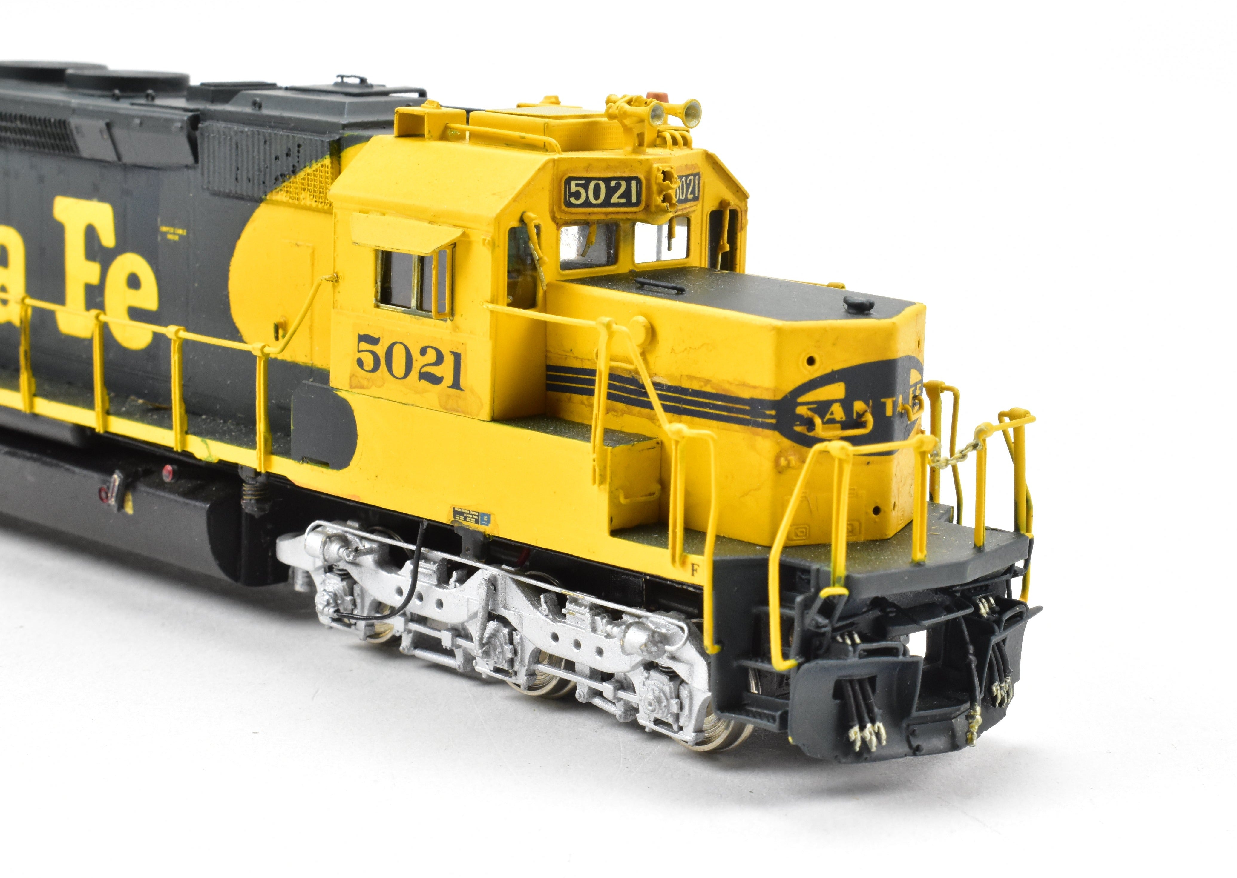HO Scale Brass ATSF - Santa Fe EMD SD40 - 2 with 116 - Inch Snoot Nose by Overland Models