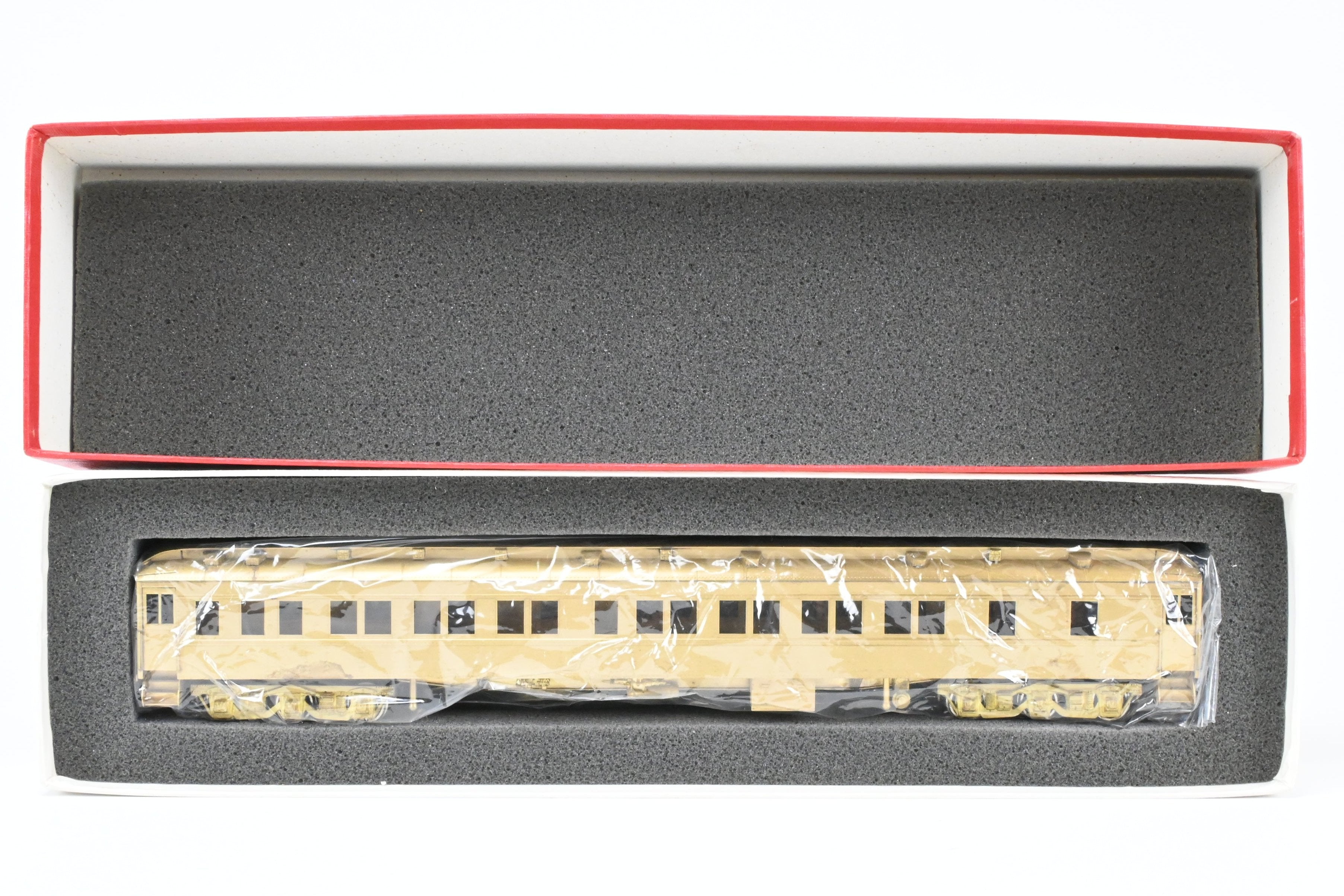 HO Scale Brass Soho Royal Oak Non - Air - Conditioned 8 - Section 1 Drawing Room 2 Compartment HW Sleeper Model for Various US Railroads