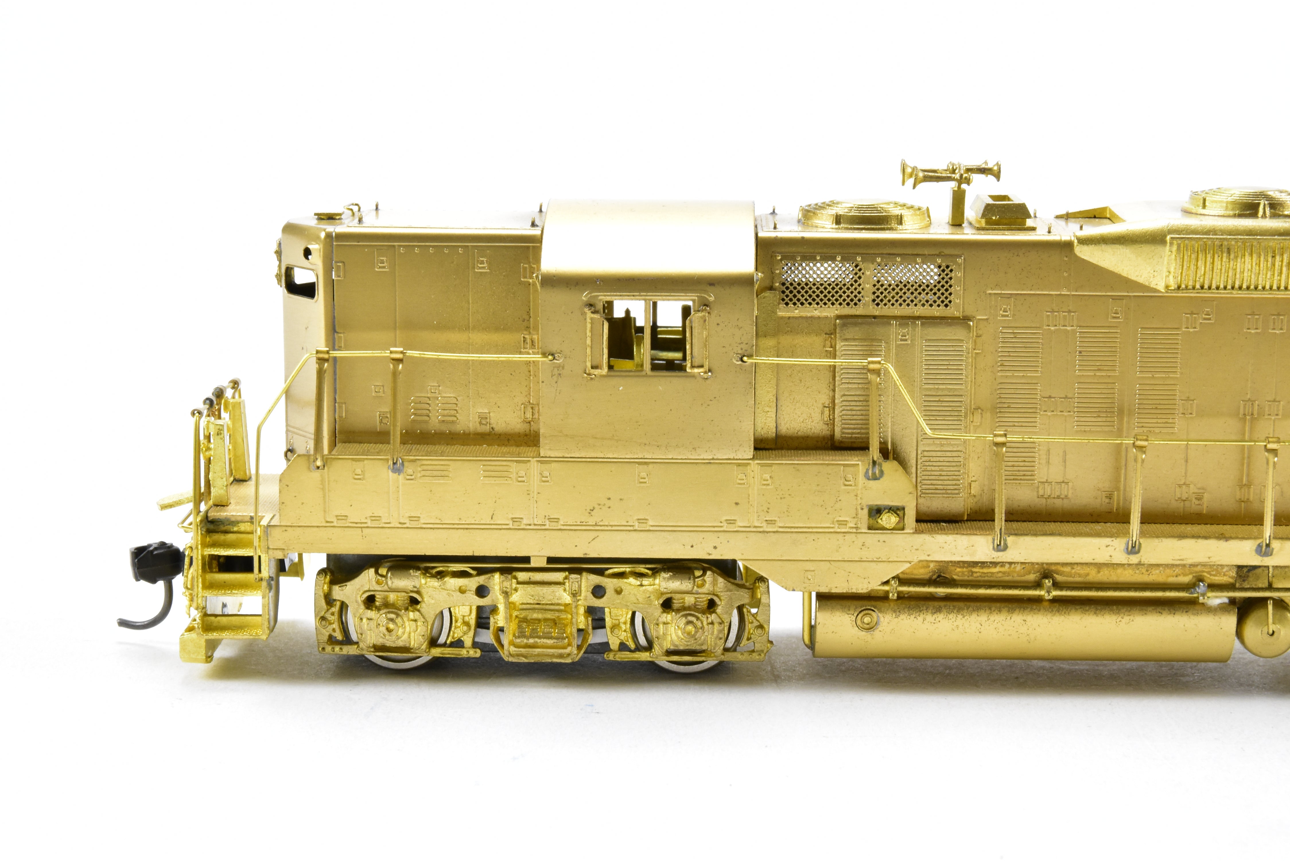 High - Quality HO Scale Brass Model of Oriental Limited Union Pacific EMD GP9 Locomotive with 1750 HP MA Version