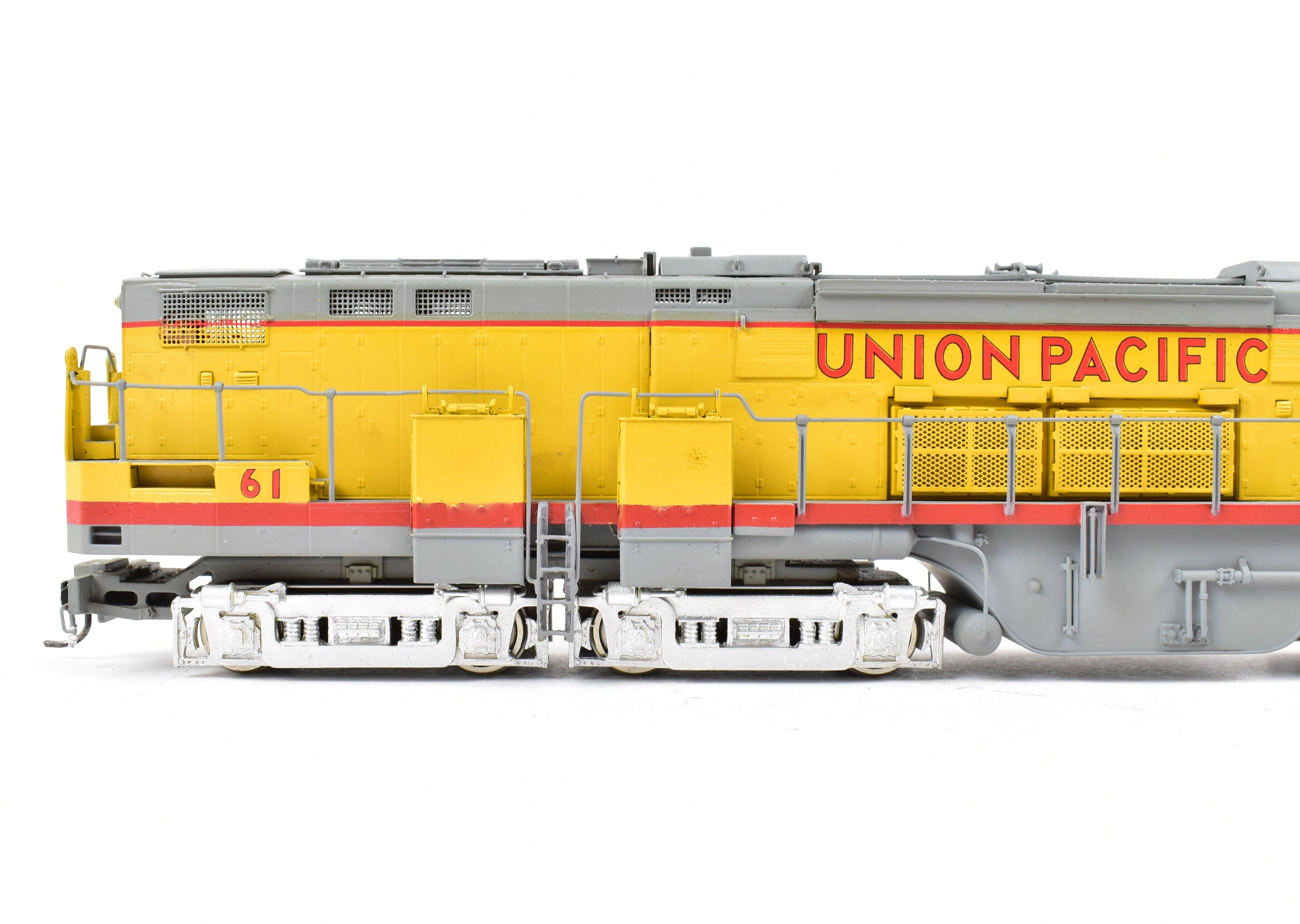 High - Quality HO Scale Brass Oriental Limited Union Pacific Alco C855 A/B/A Set with Custom Painting and Excellent Condition