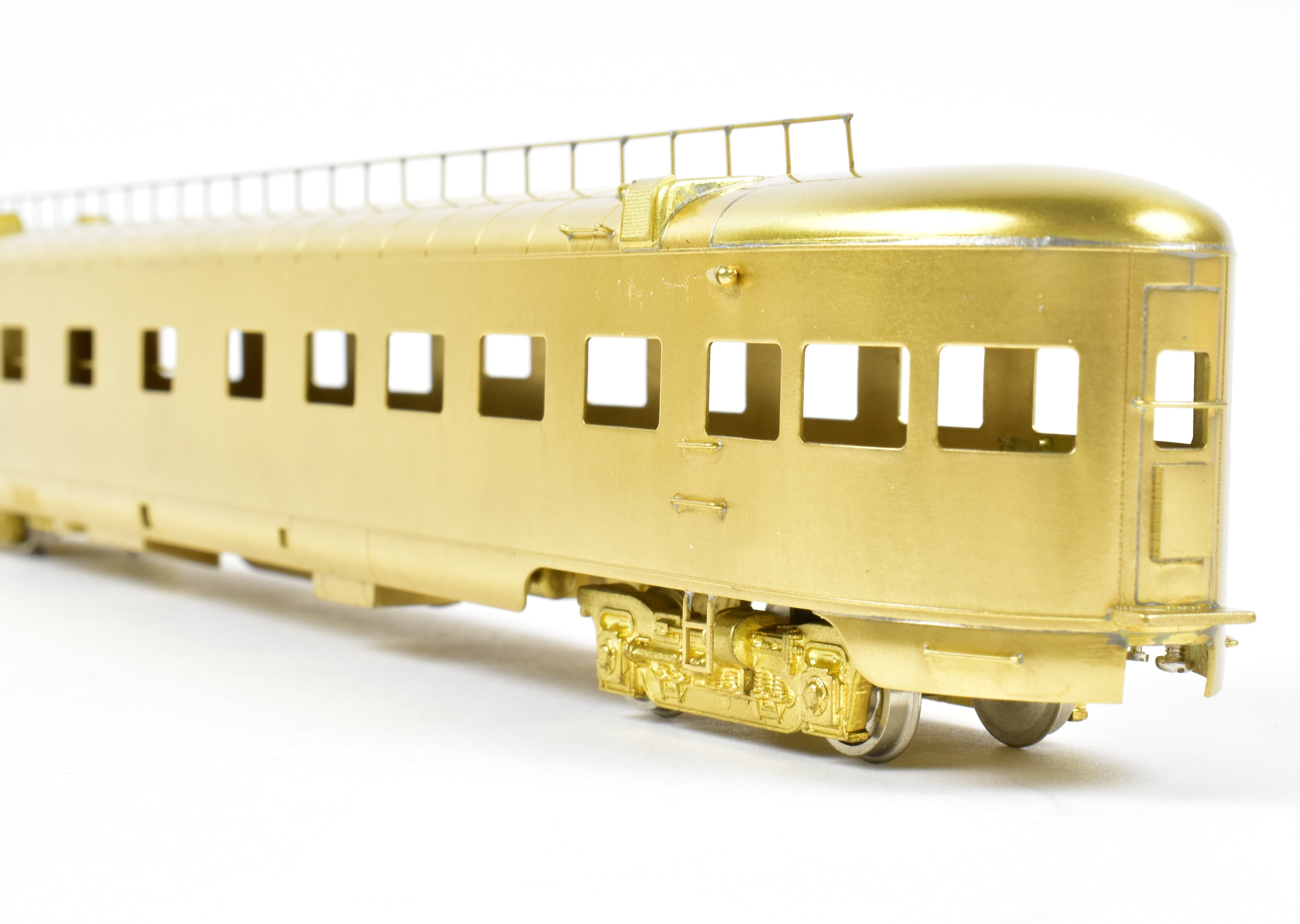 HO Brass Oriental Limited NP - 1948 North Coast Limited Sleeper Observation 390 with Skirts