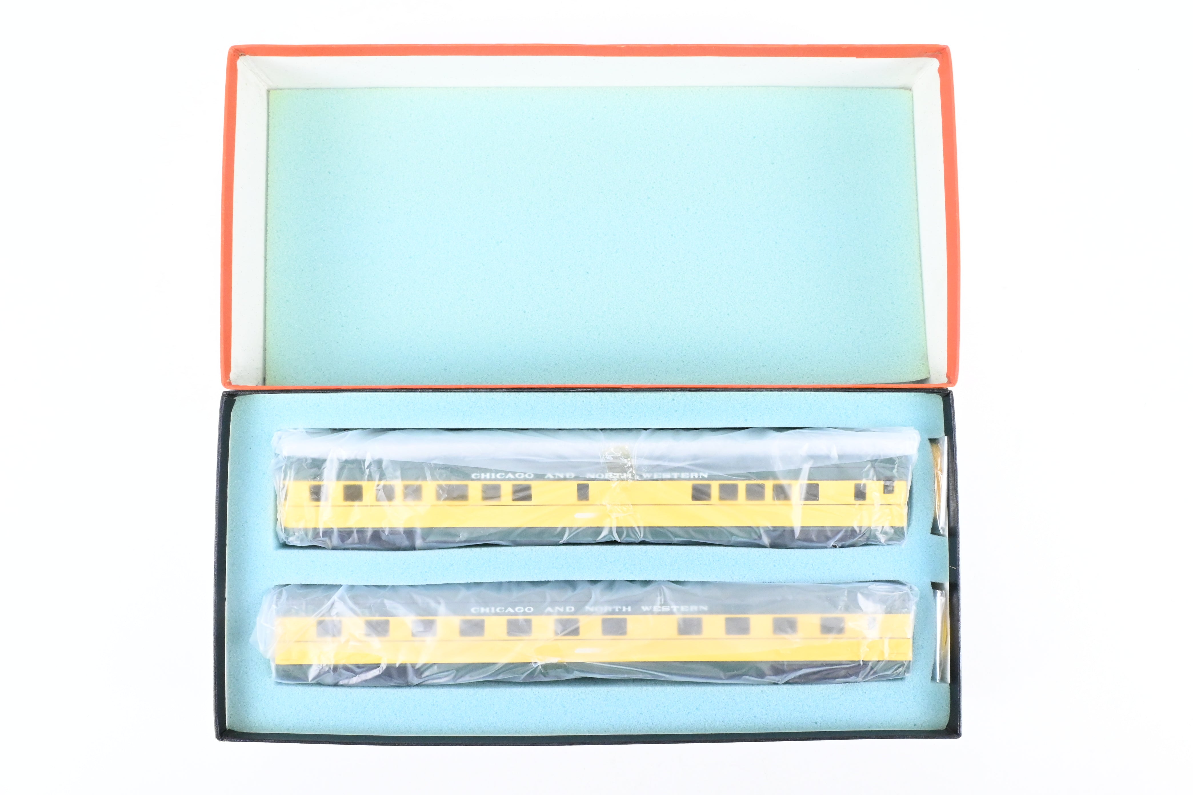 HO Scale Brass NPP Nickel Plate C&NW Chicago & Northwestern Factory-Painted Diner and Observation Set
