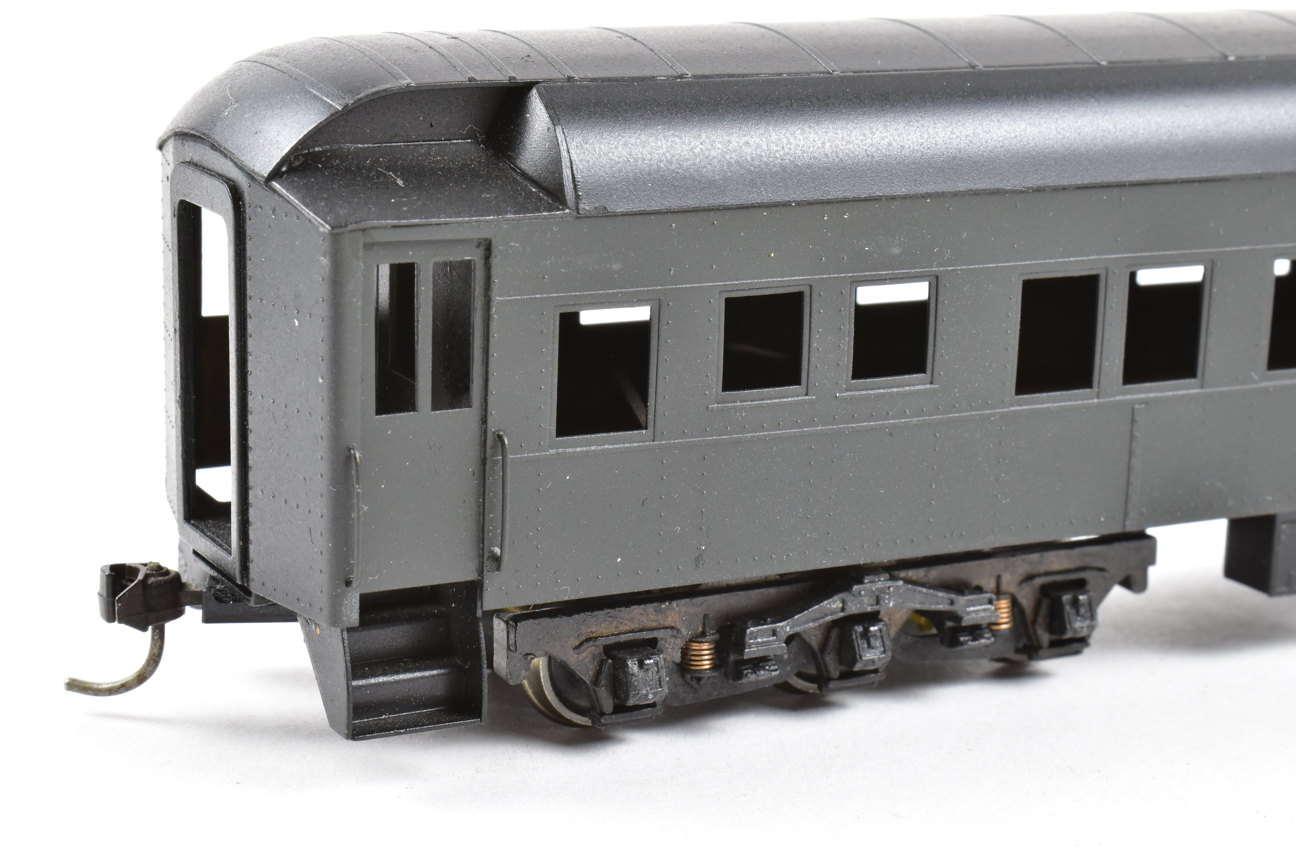 HO Scale Brass Lambert Pullman Yukon 12 - 1 Heavy - Duty Sleeping Car Model with Incorrect Original Box Showing Moderate Shelf Wear